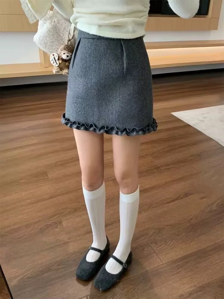 Thiết kế thân hình quả lê cỡ lớn với váy ngắn len ren xếp nếp, váy chữ A màu xám tôn dáng và đa năng cho mùa thu đông.