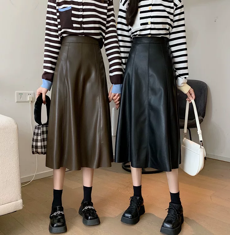 Chân váy da PU cao cấp dáng chữ A xòe dài trung bình, cạp cao, size lớn, mùa Thu/Đông 2025, có xếp ly và kiểu dáng ô dù