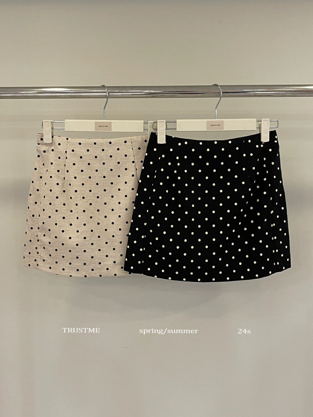 Váy ngắn chấm bi kiểu Pháp cổ điển, váy midi đen dành cho nữ, thiết kế mùa xuân hè, kiểu dáng độc đáo, cạp cao, ôm sát dáng chữ A