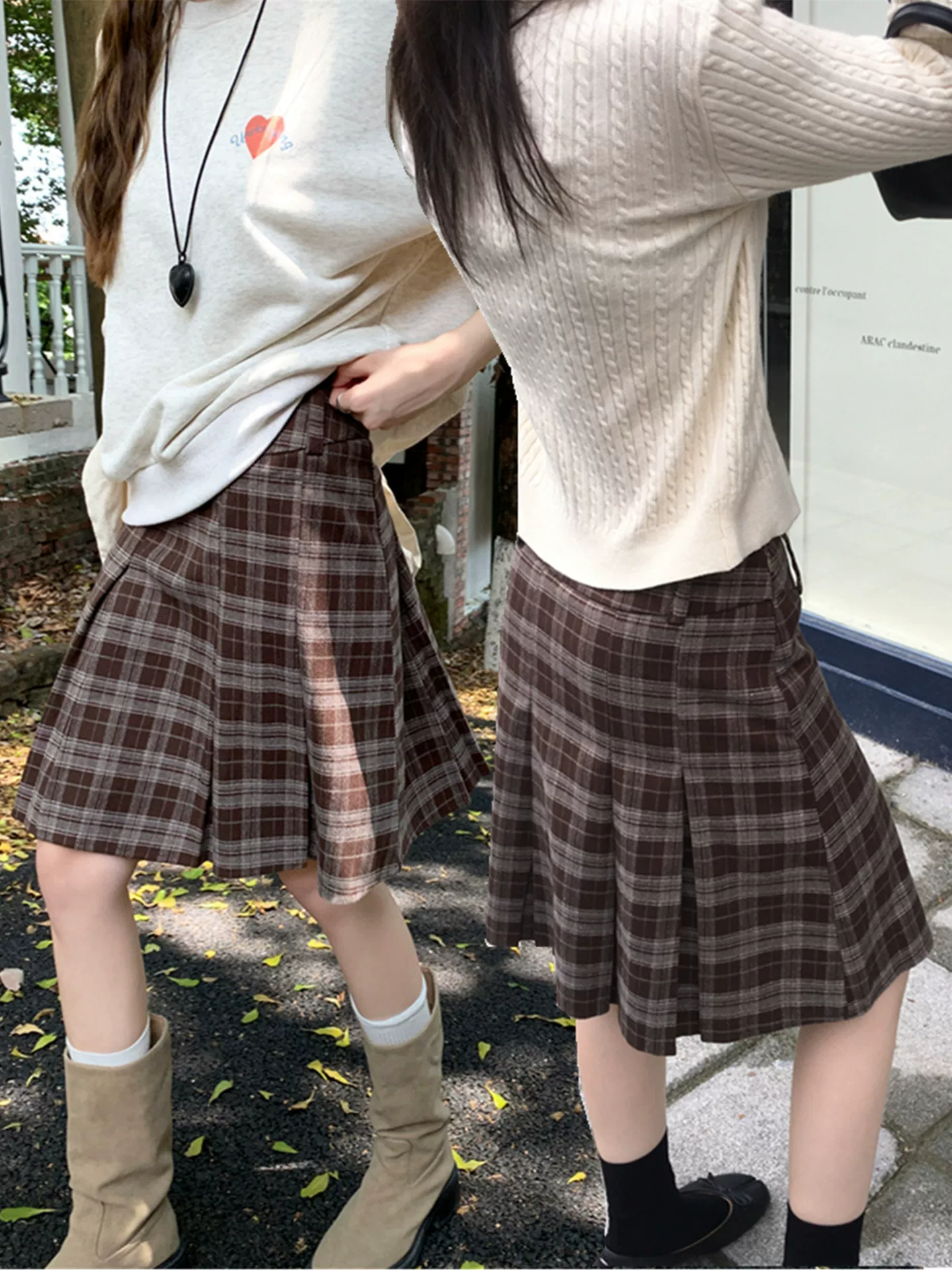Váy kẻ sọc nâu cổ điển dành cho nữ, váy ngắn chữ A cạp cao cỡ lớn mùa thu, váy xếp ly phong cách preppy phong cách Hàn Quốc, váy dài vừa phải