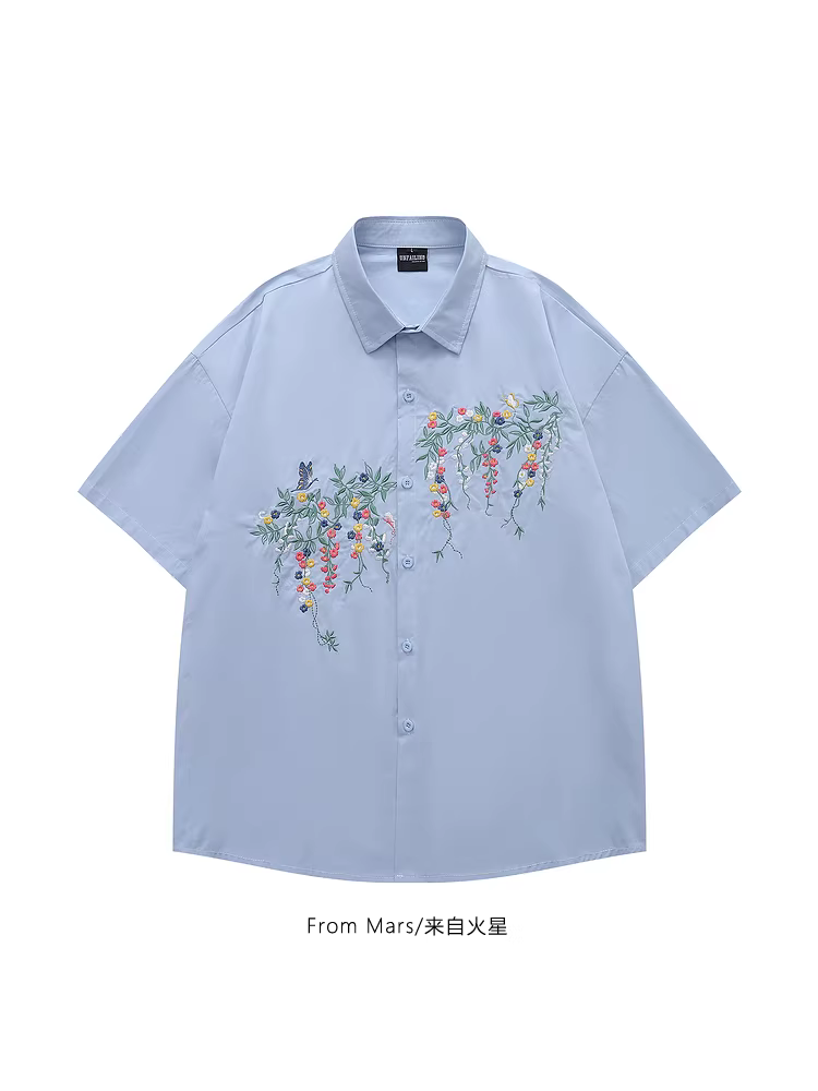Từ sao Hỏa, bạn không thể từ chối thiết kế thêu hoa kiểu Nhật này, áo sơ mi ngắn tay dáng rộng, giản dị, đa năng.