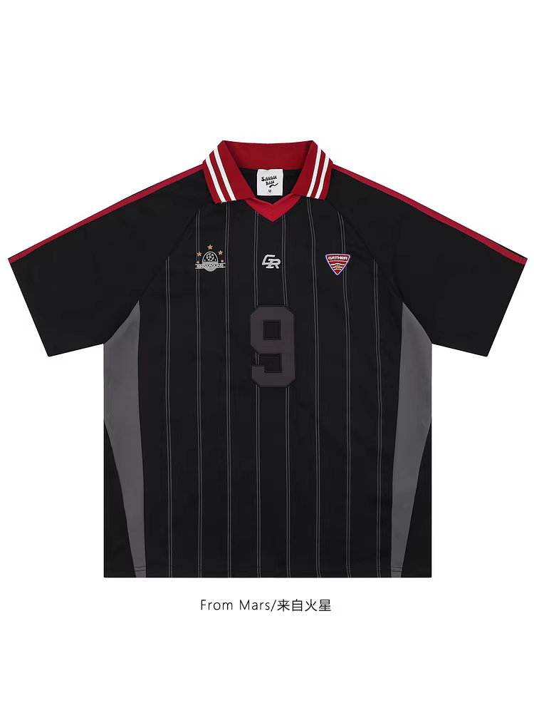 Từ sao Hỏa sẽ có một chiếc áo thun ngắn tay in kỹ thuật số sọc màu cổ điển, thoải mái cho mùa hè.