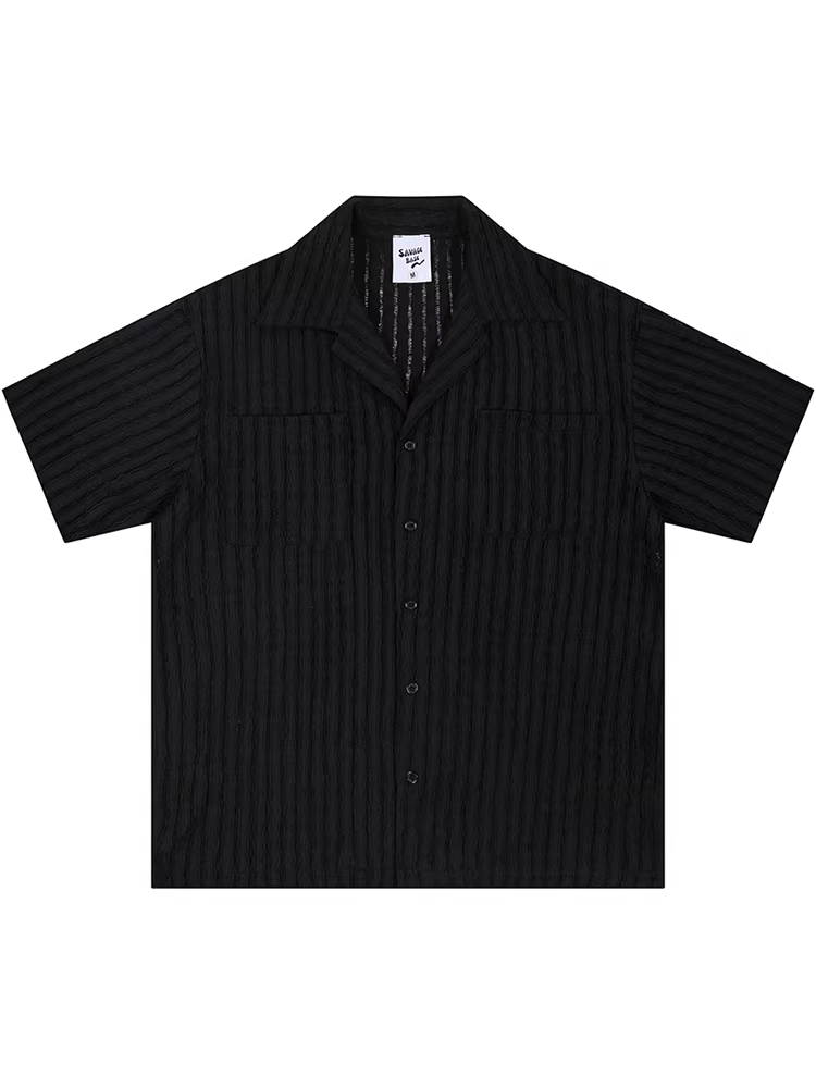 Từ thương hiệu thời trang retro nổi tiếng Mars, đã ra mắt áo sơ mi ngắn tay màu trơn cổ Cuba, kiểu dáng rộng rãi, đa năng, phong cách BF.