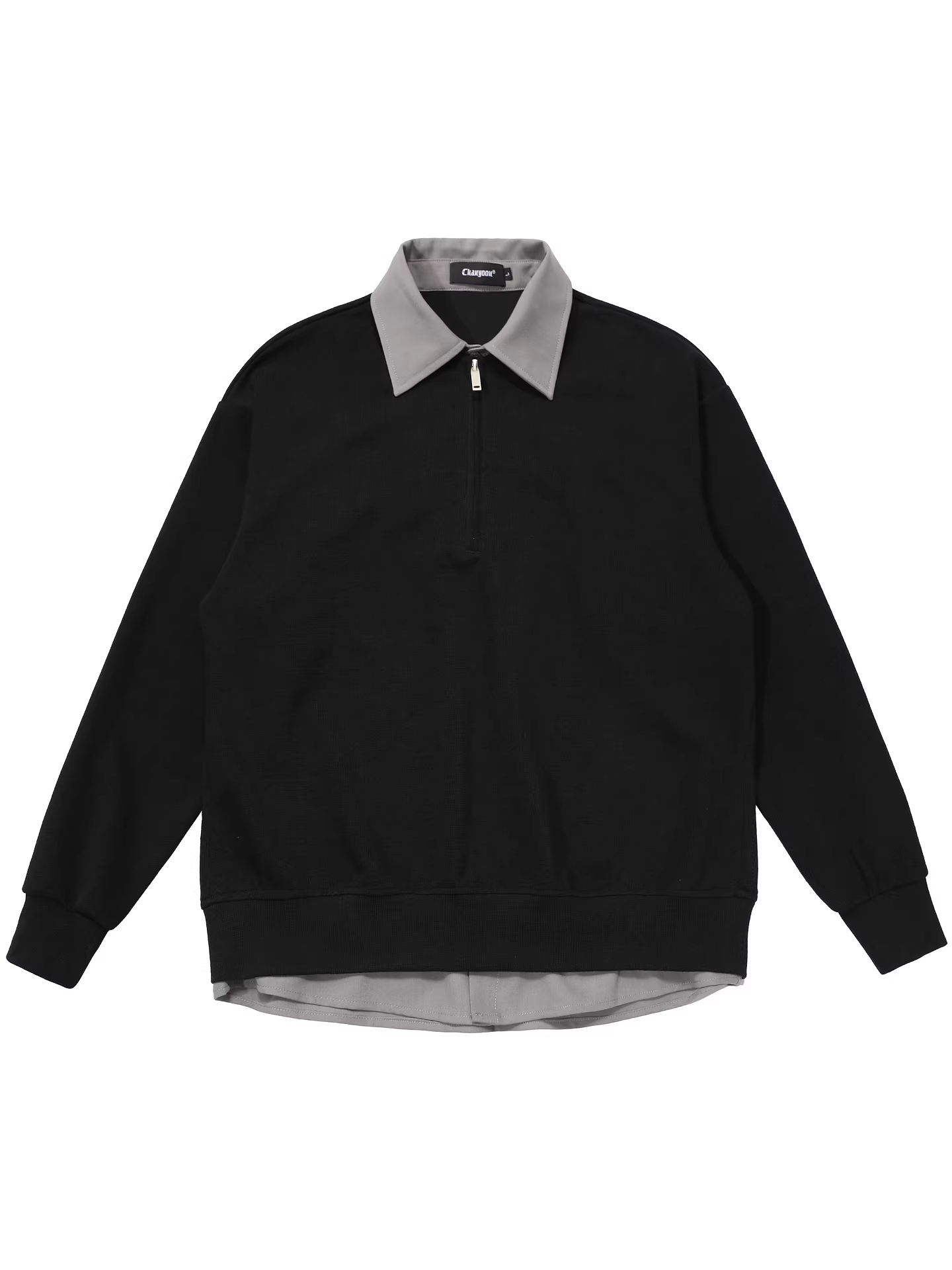 From Mars không chỉ là một thương hiệu thời trang cổ điển; nó là một chiếc áo nỉ unisex dáng rộng, may ghép hai mảnh độc đáo, có thể phối với bất cứ thứ gì.