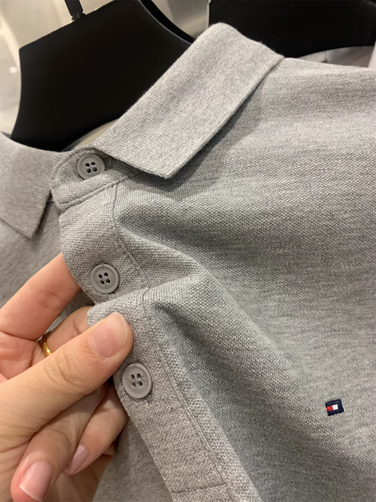 Áo polo nam mùa hè chất liệu cotton pique cao cấp Don Quixote! Thêu màu đỏ, trắng và xanh! Xu hướng thời trang nam.