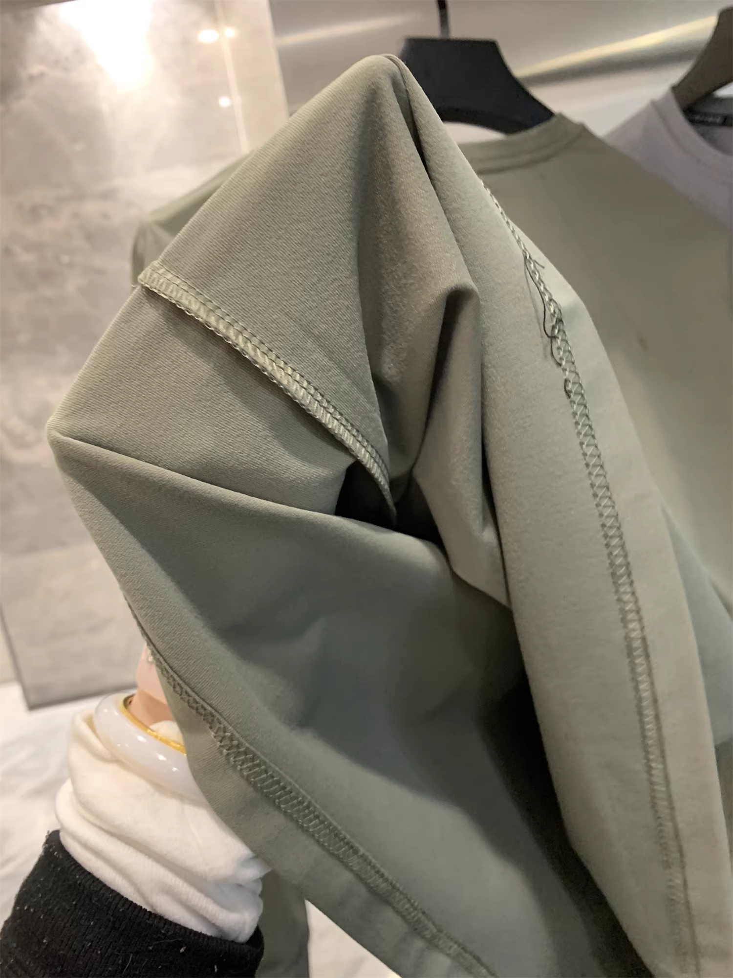 Thẩm mỹ dòng D của Don Quixote! Áo thun dài tay dành cho nam, chất liệu như cotton, nhanh khô, thoáng khí, co giãn, thích hợp cho các hoạt động thể thao và giải trí ngoài trời.