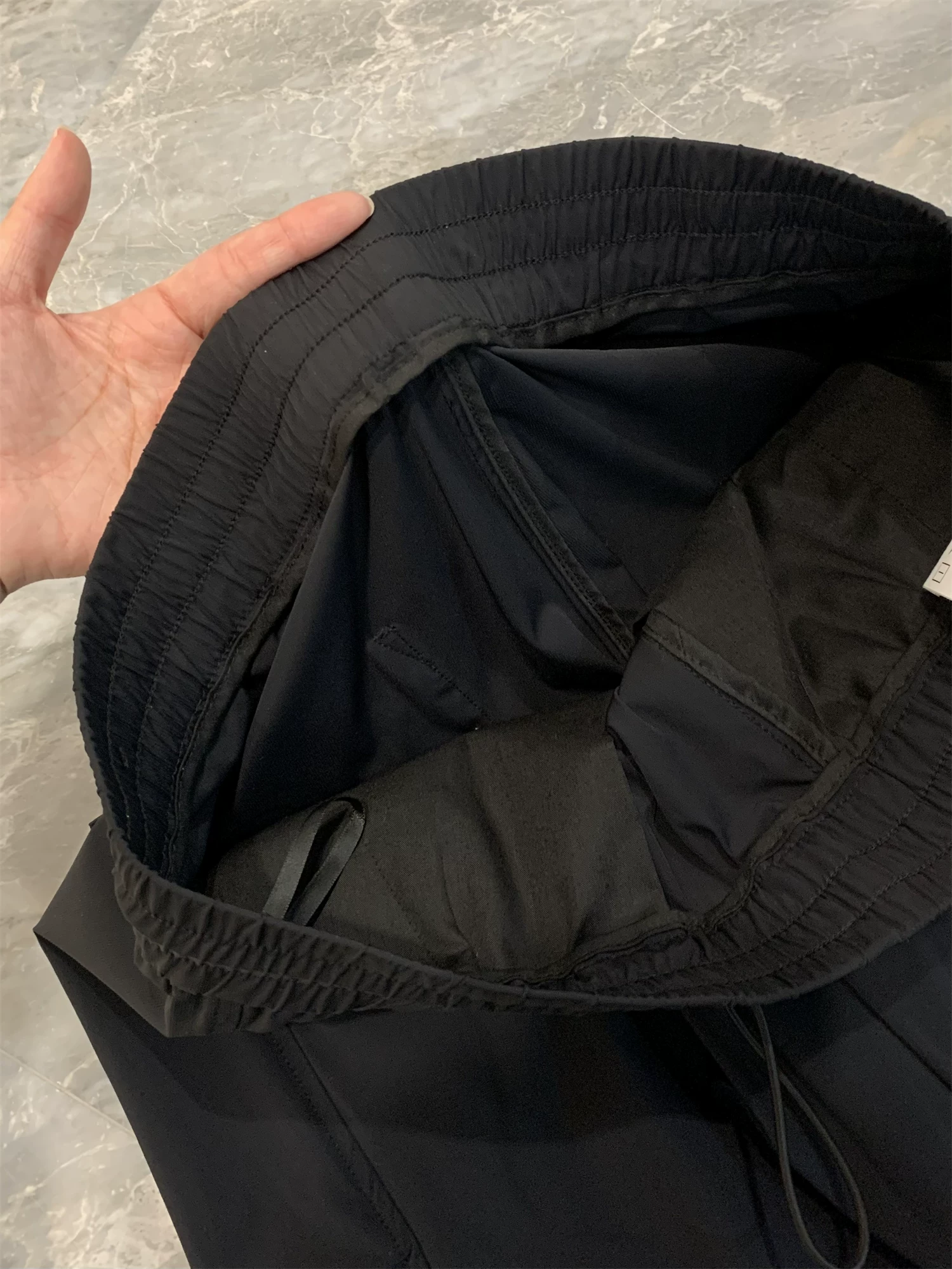 Don Quixote Thoáng mát và sảng khoái! Quần dài nam mùa hè thân thiện với làn da, thoáng khí, màu trơn, lưng thun có dây rút