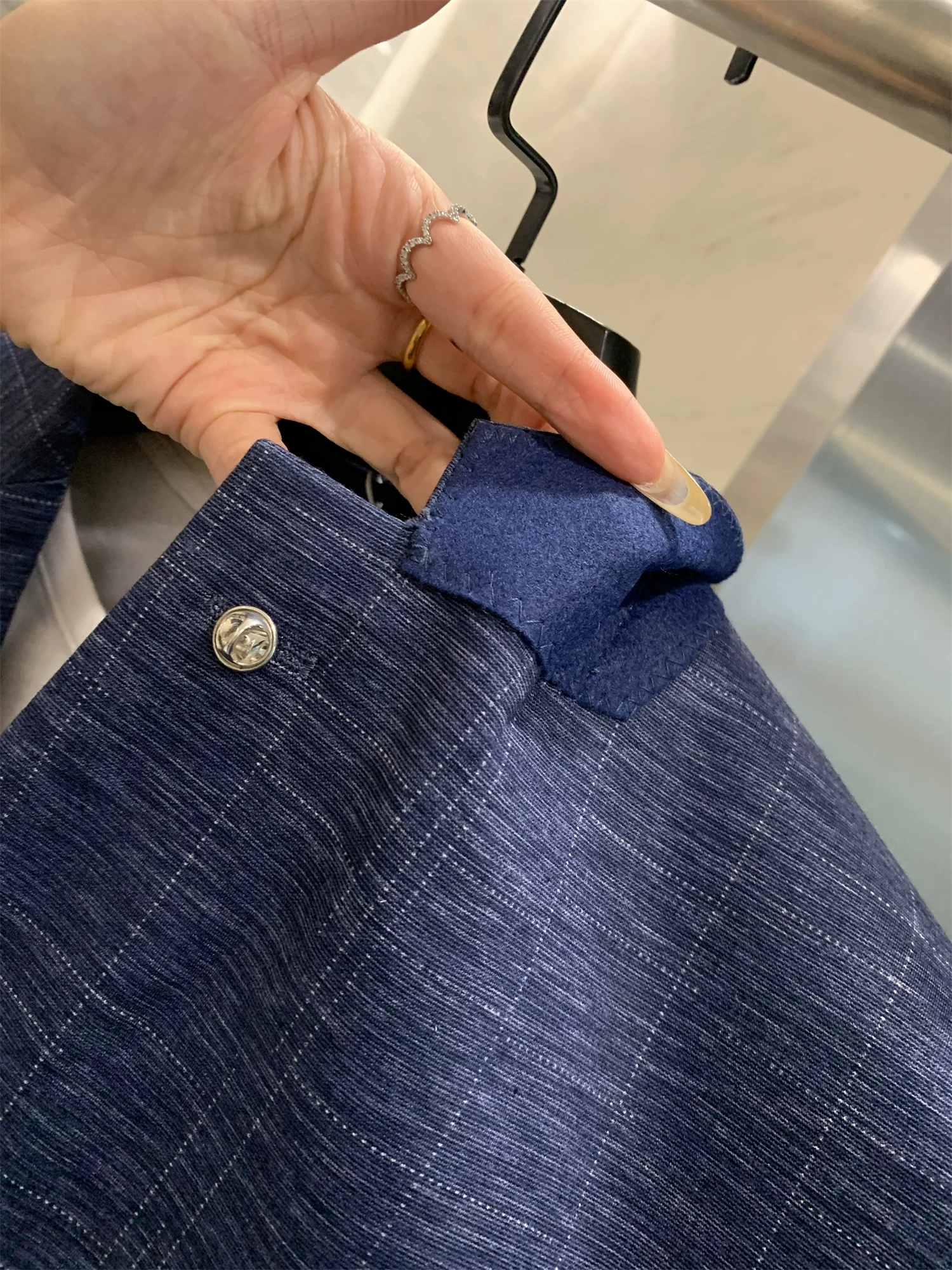 Ưu đãi Don Quixote! Chất liệu sợi hoa cao cấp! Bộ vest lịch sự, mềm mại và có cấu trúc dành cho nam.