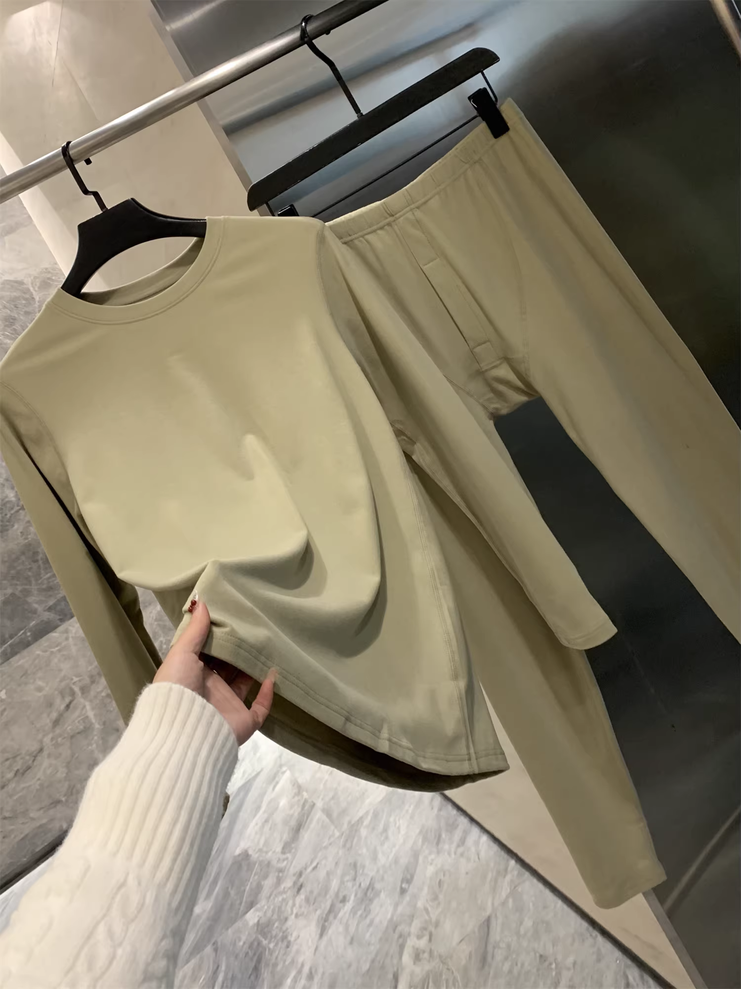 Don Quixote cá nhân rất khuyến khích! Bộ đồ lót mùa thu cổ tròn ấm áp bằng lụa tơ tằm + cashmere dành cho nam và nữ.