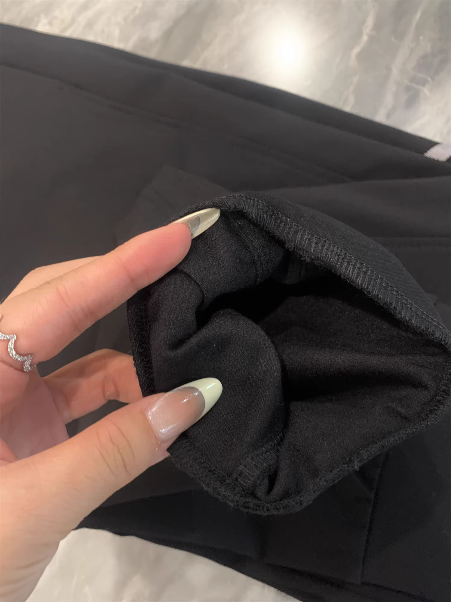 Don Quixote Hàng Tốt! Quần thể thao nam chất liệu thun co giãn, cạp chun, ống bo, màu trơn, phong cách thường ngày, thích hợp cho mùa xuân và mùa thu