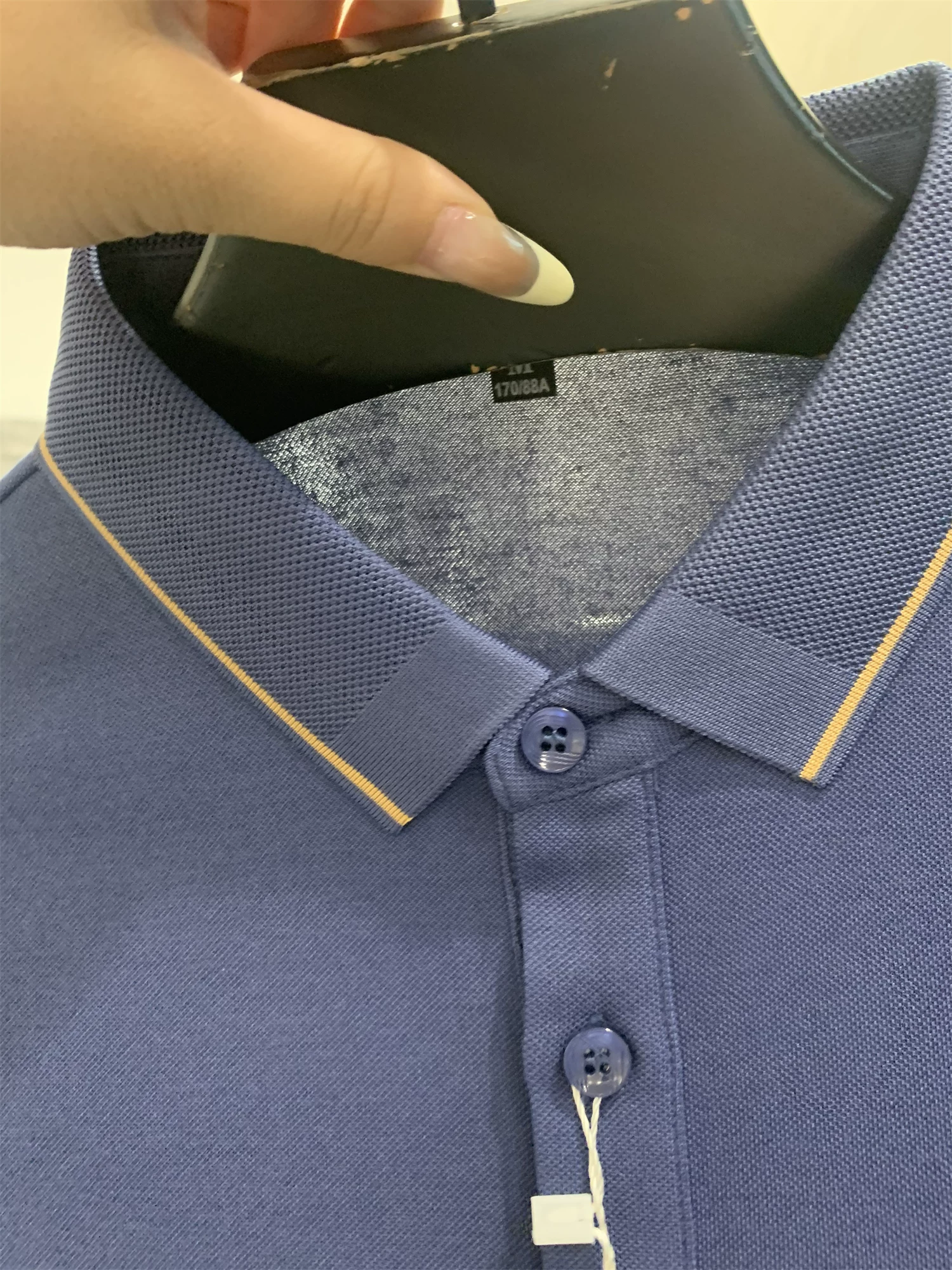 Don Quixote Áo polo dài tay nam mùa thu chất liệu lụa tơ tằm + len cừu! Áo len nam thông minh tích hợp nam châm, thân thiện với da và thoáng khí.