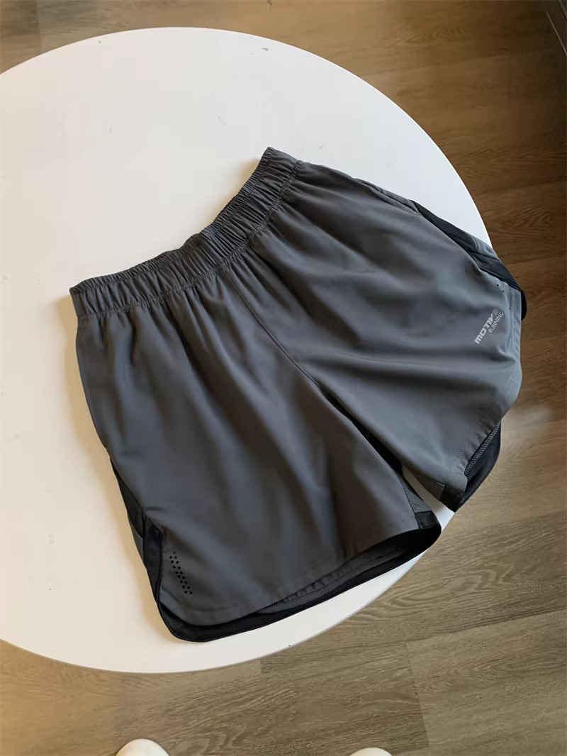 Don Quixote, một thương hiệu độc đáo ở Ba Lan! Quần thể thao nhanh khô và thoáng khí! Quần short tập luyện thể dục, chạy bộ, mặc thường ngày rộng rãi, thoải mái dành cho nam.