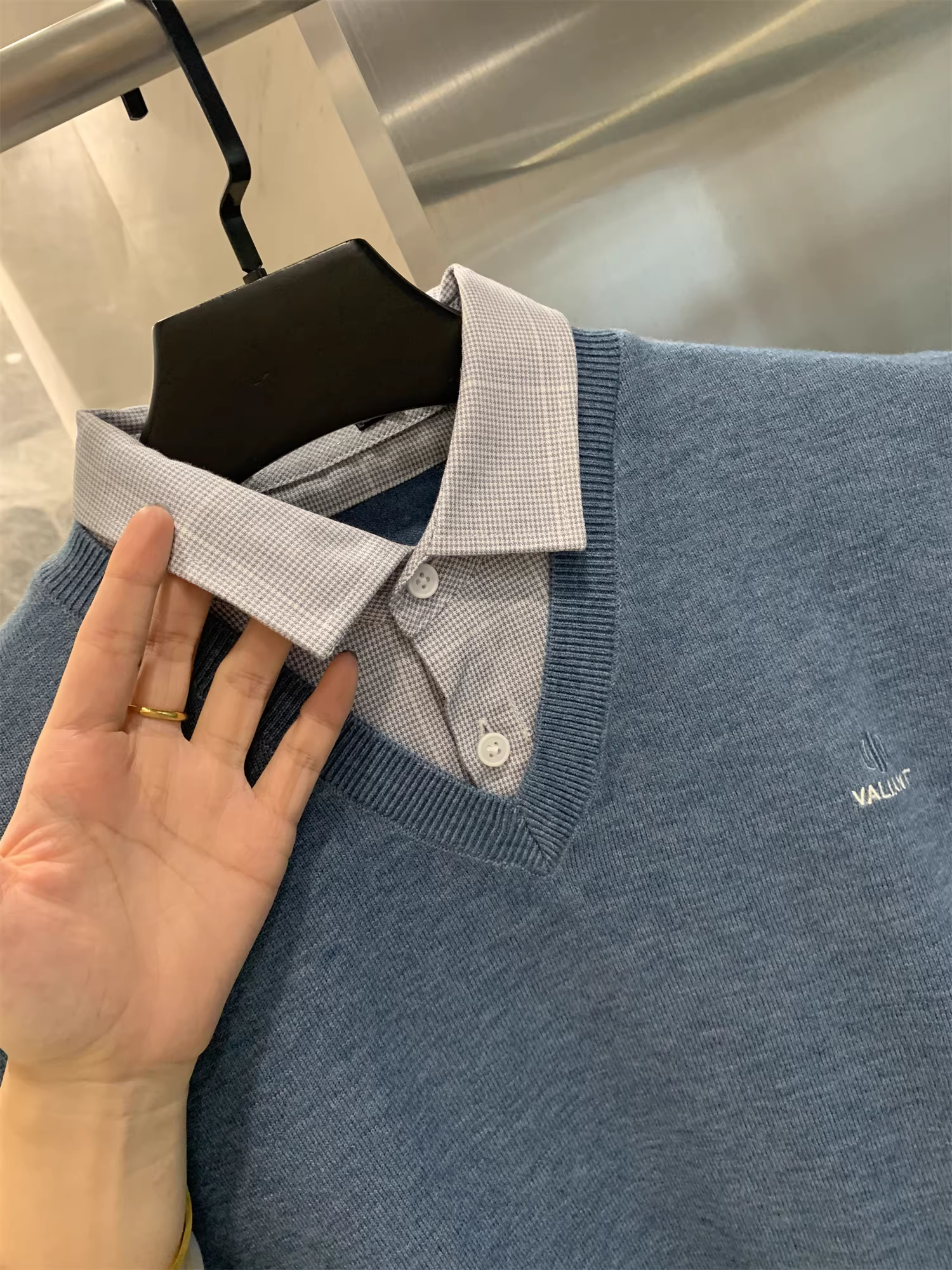 Hàng chất lượng thương hiệu Don Quixote H! Thiết kế giả hai mảnh! Áo len dệt kim cổ cao ấm áp thân thiện với làn da nam mùa thu.