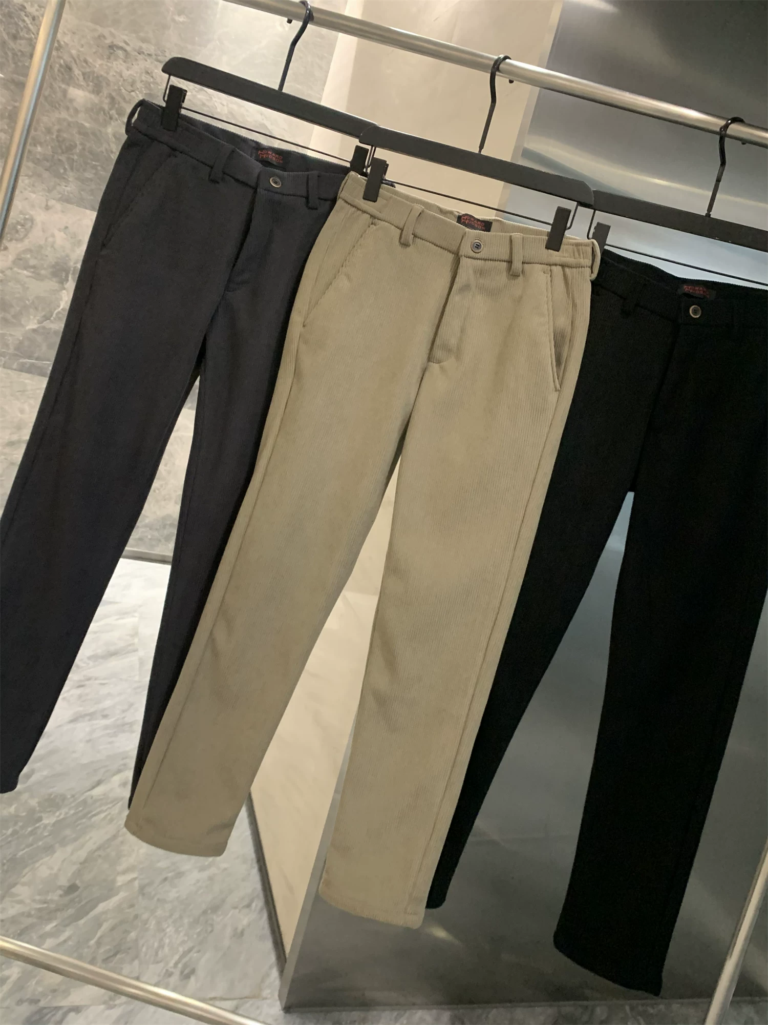 Don Quixote, toàn bộ hàng đều có giá gốc! Thẻ nguyên bản! Quần âu nam chất liệu vải bố gân dệt kiểu Mỹ, lót lông cừu, mùa thu đông, phong cách giản dị.