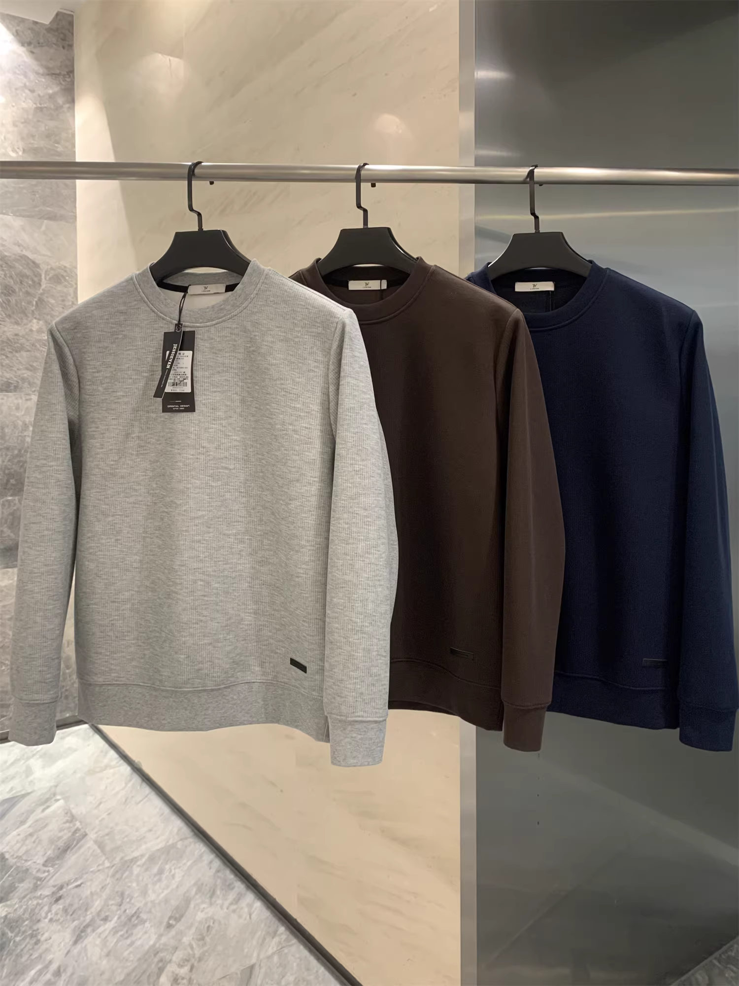 Don Quixote Kết cấu dệt kim hai mặt kiểu Mỹ! Áo len dài tay cổ tròn dáng rộng, màu trơn, lớp nền màu trơn