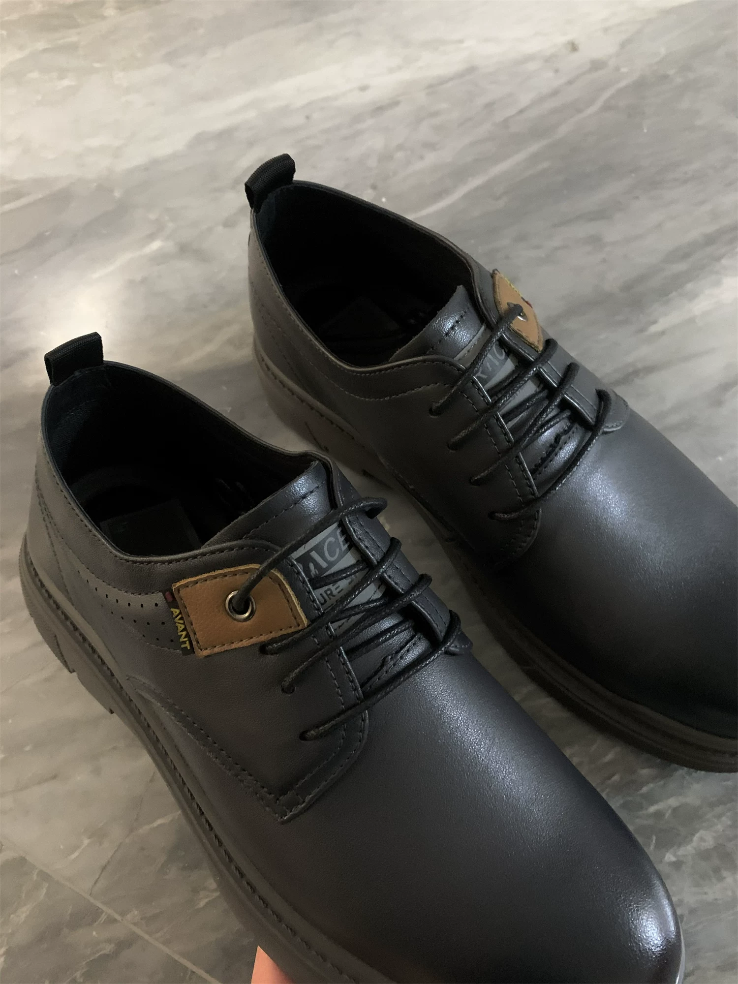 Giày da bò nguyên tấm Don Quixote! Giày nam thời trang trẻ trung, mũi tròn, chất liệu da thật, đế cao su.