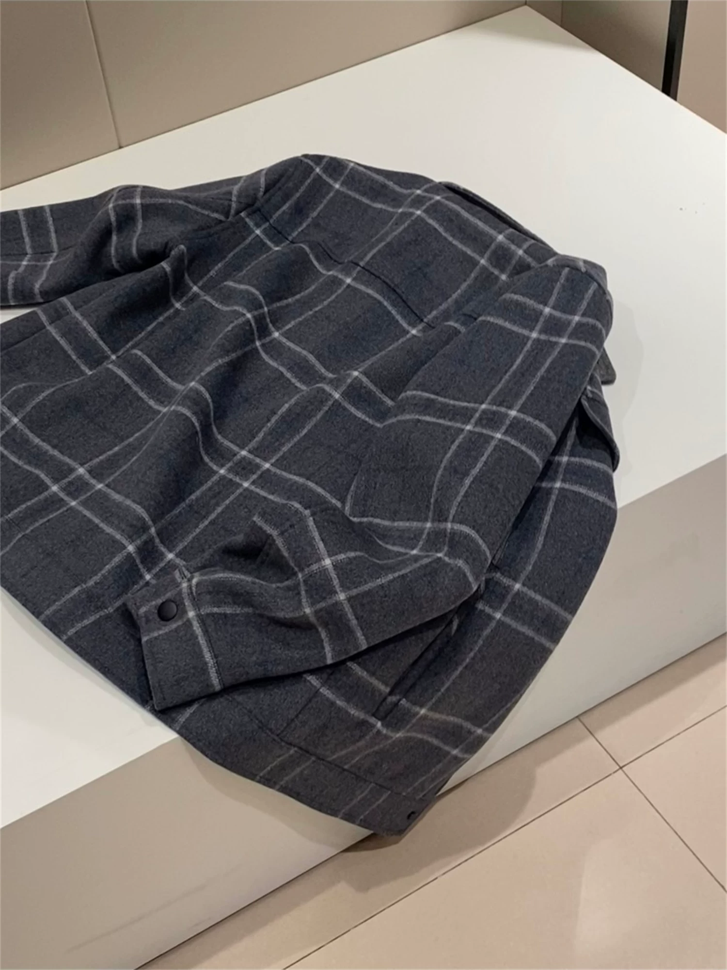 Don Quixote dòng H cổ điển! Áo khoác len pha! Áo khoác len kẻ caro có cổ, chống gió và giữ ấm dành cho nam.