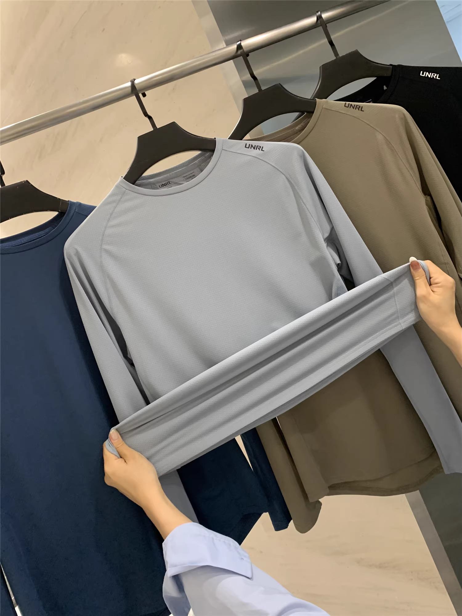 Don Quixote, một lô hàng lớn! Được thiết kế dành cho người yêu thích thể thao! Áo sơ mi dài tay ngoài trời, may ba chiều, nhanh khô, thoáng khí.