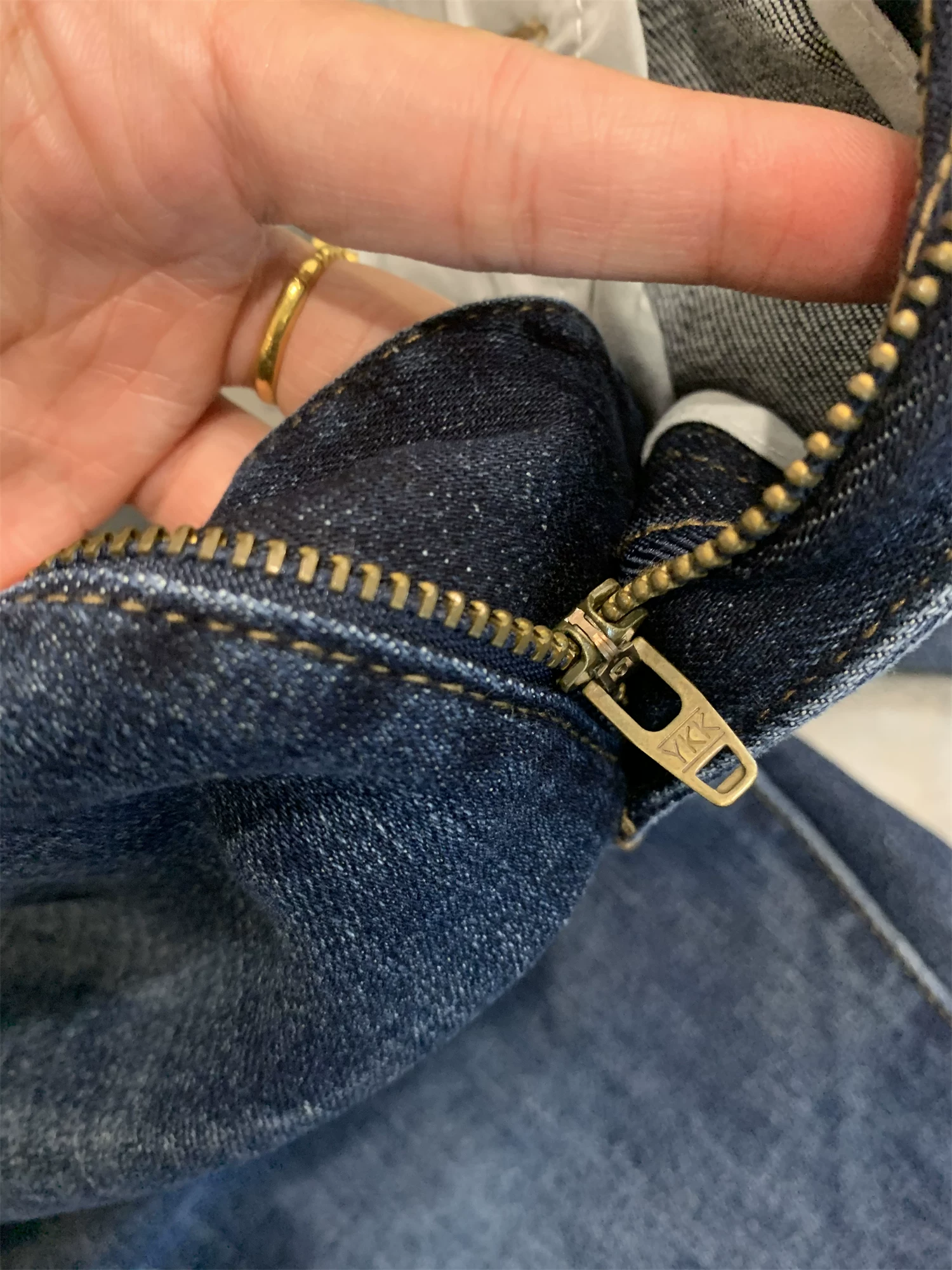 Quần jean nam Don Quixote H! Hàng ngoại nhập 278! Quần jean thẳng, chất liệu dày dặn, mềm mại, giặt nhẹ, kiểu dáng đơn giản.