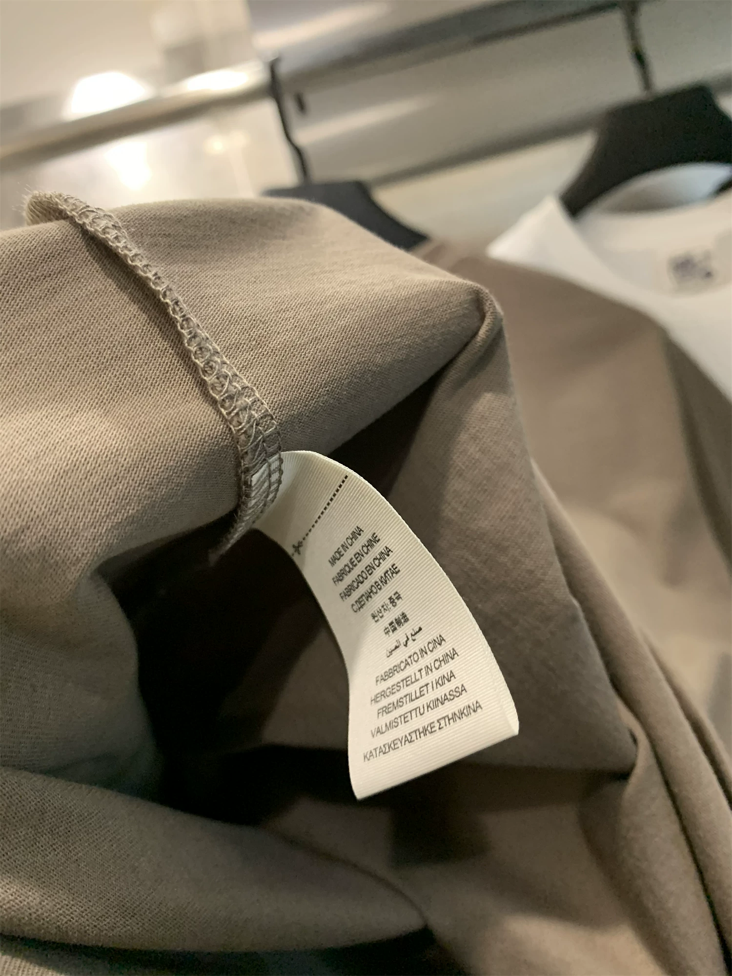 Đơn hàng Don Quixote HK! Phong cách retro Mỹ! Được giặt và chải mềm mại thân thiện với da, áo thun nam tay ngắn cổ tròn in hình.