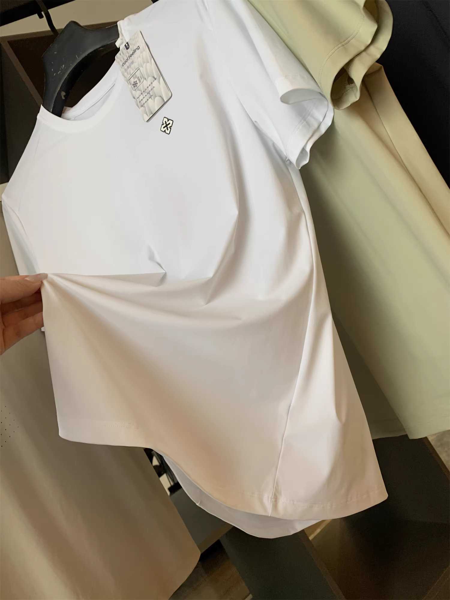 Don Quixote Công nghệ tuyệt vời! Khắc laser! Áo thun nam cổ tròn thể thao mùa hè nhanh khô co giãn ngắn tay