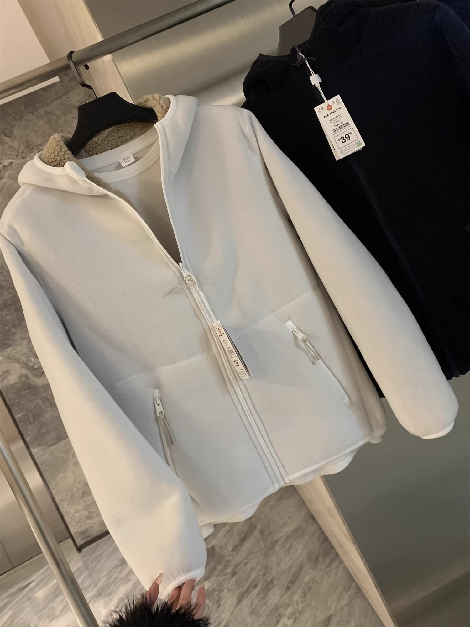 Don Quixote đến Ý! Áo khoác nỉ có mũ trùm đầu hai mặt dày dặn, có thể đảo ngược, dành cho nam và nữ, hợp thời trang.