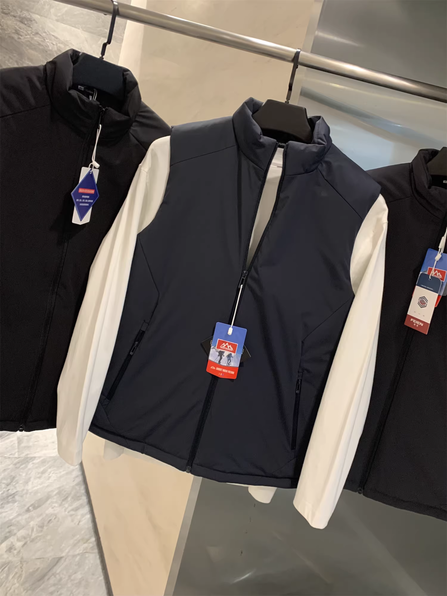 Áo khoác vest nam cổ đứng bằng cotton công nghệ giữ nhiệt Don Quixote! Nhẹ và ấm áp, thích hợp cho hoạt động ngoài trời vào mùa thu và mùa đông.