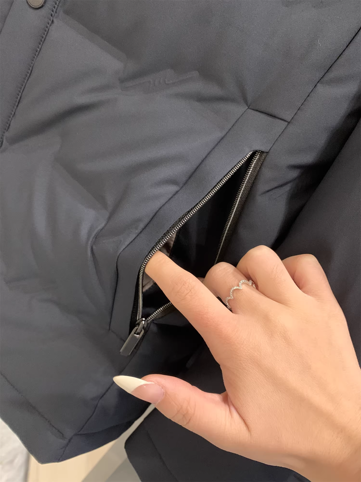 Trung tâm thương mại Don Quixote đặt hàng nhà máy! Áo khoác phao mùa đông nhẹ, dành cho doanh nhân, 90% lông ngỗng + lớp lót tách rời!