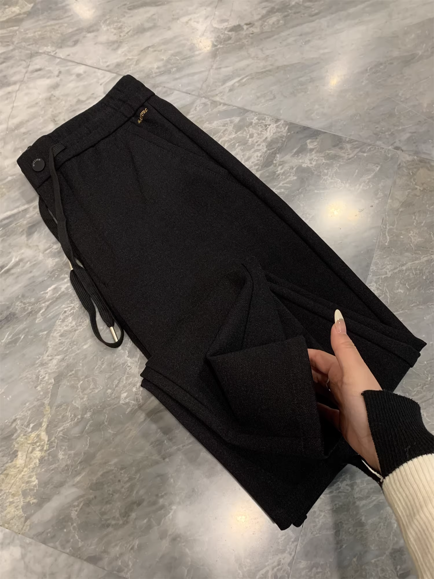 Don Quixote H Yu Dan! Chất liệu da lộn! Quần ống đứng chất liệu lông cừu tích hợp giữ ấm mùa thu đông, có dây rút, lưng thun, kiểu dáng thường ngày