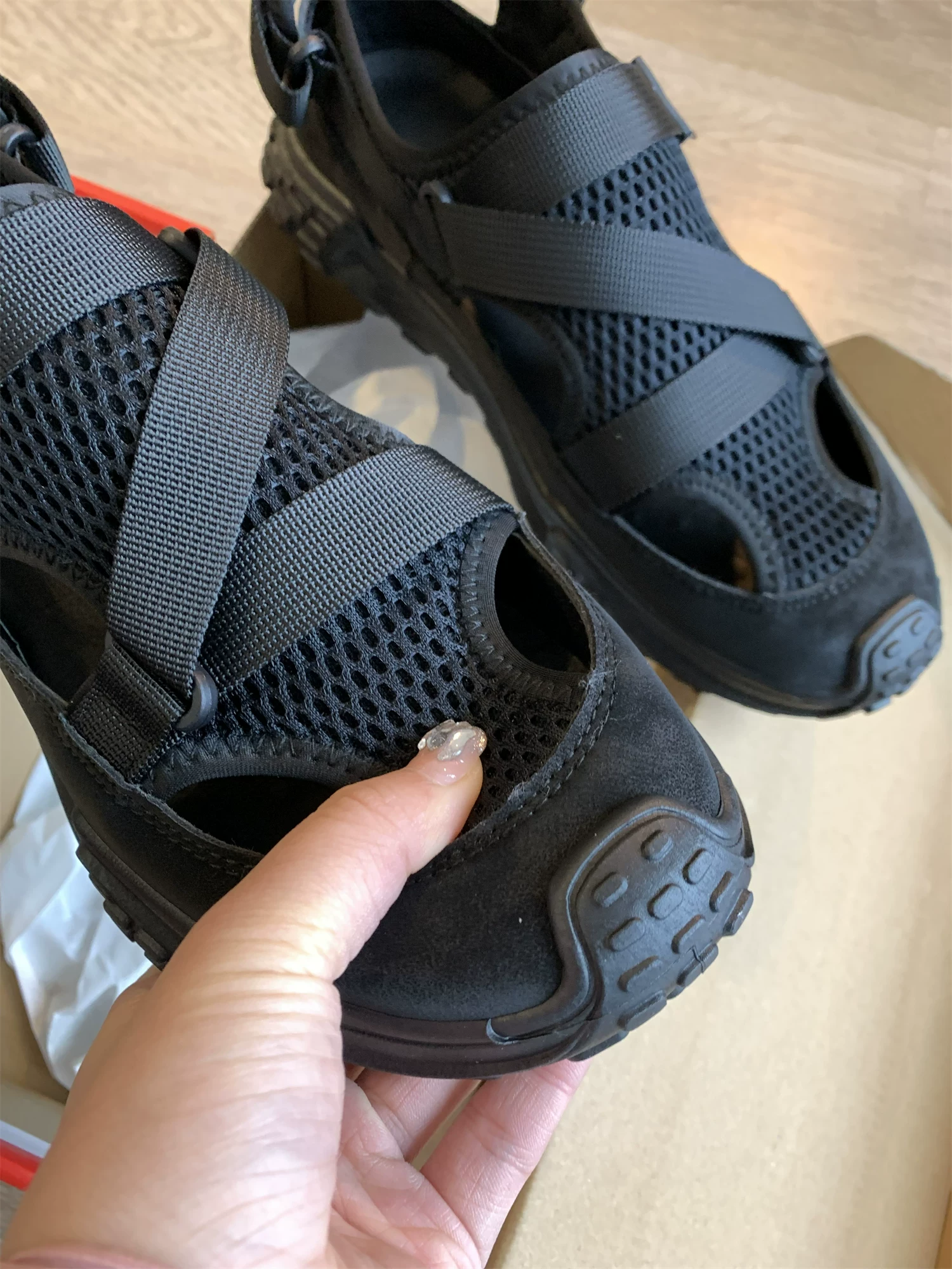 Đơn đặt hàng của Don Quixote Company! Lưới thoáng khí + đế cao su! Dép thể thao đi biển thoáng khí dành cho nam