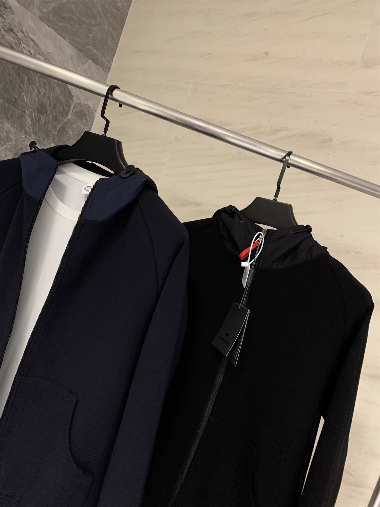 Don Quixote 1.4W+ đang có mặt trên quầy! Áo khoác nỉ cotton thoáng khí, dệt thủ công, giặt mềm! Áo khoác nỉ đơn giản, màu trơn, phong cách thường ngày.