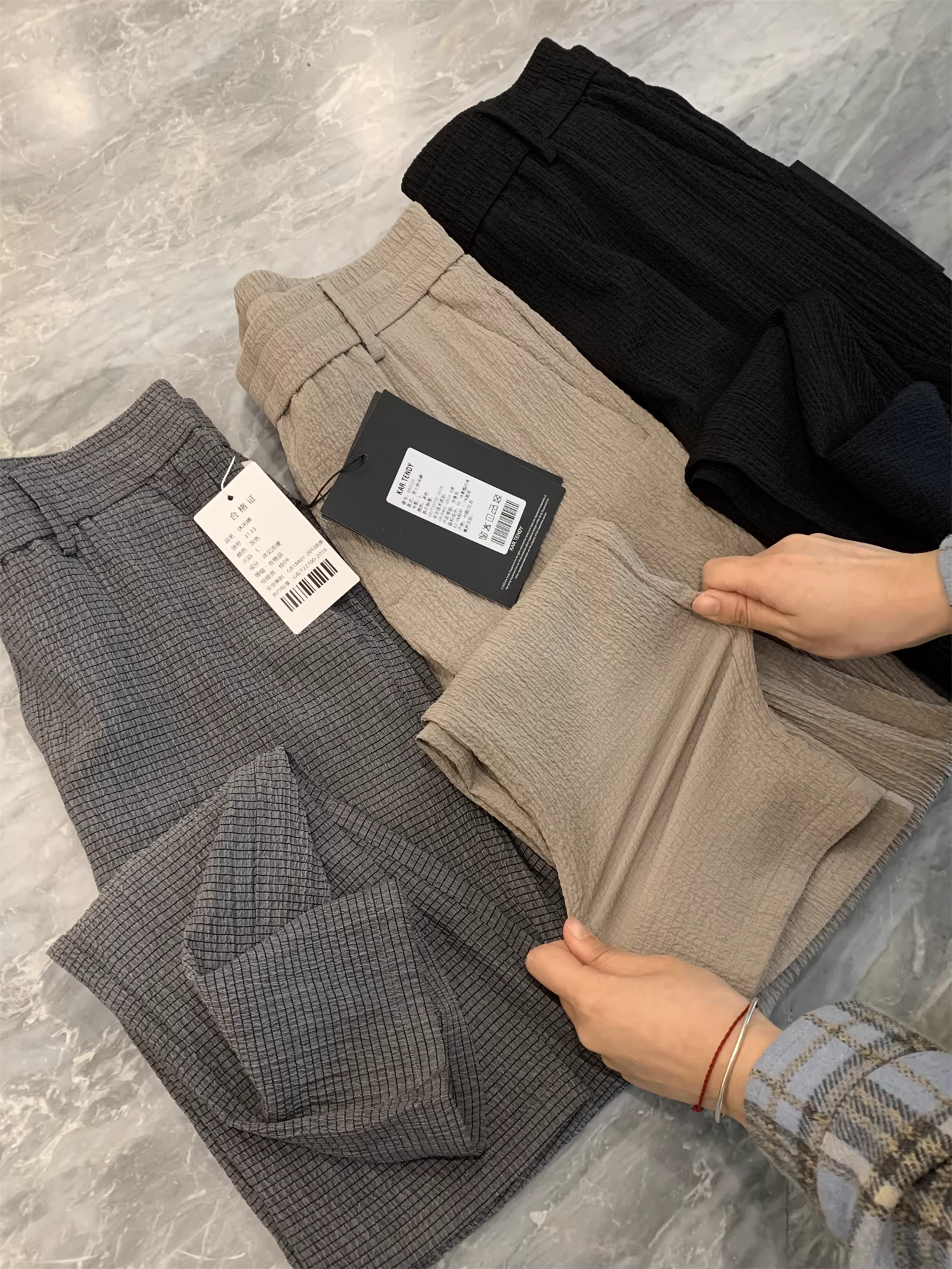 Don Quixote với chất liệu vải xếp ly bồng bềnh! Quần âu nam màu trơn dáng thẳng thời trang mới mùa xuân hè