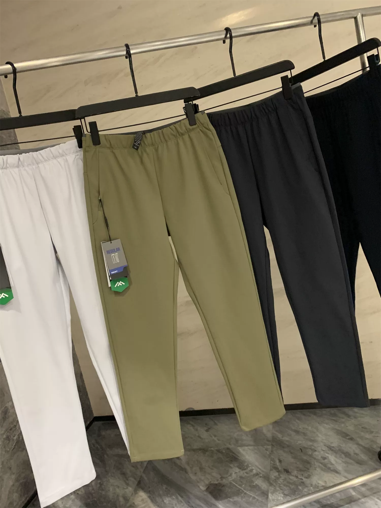 Don Quixote Phong cách Ý sang trọng nhẹ nhàng! Quần dài thể thao nam mùa thu có họa tiết thoáng khí đơn giản đa năng quần dài hợp thời trang