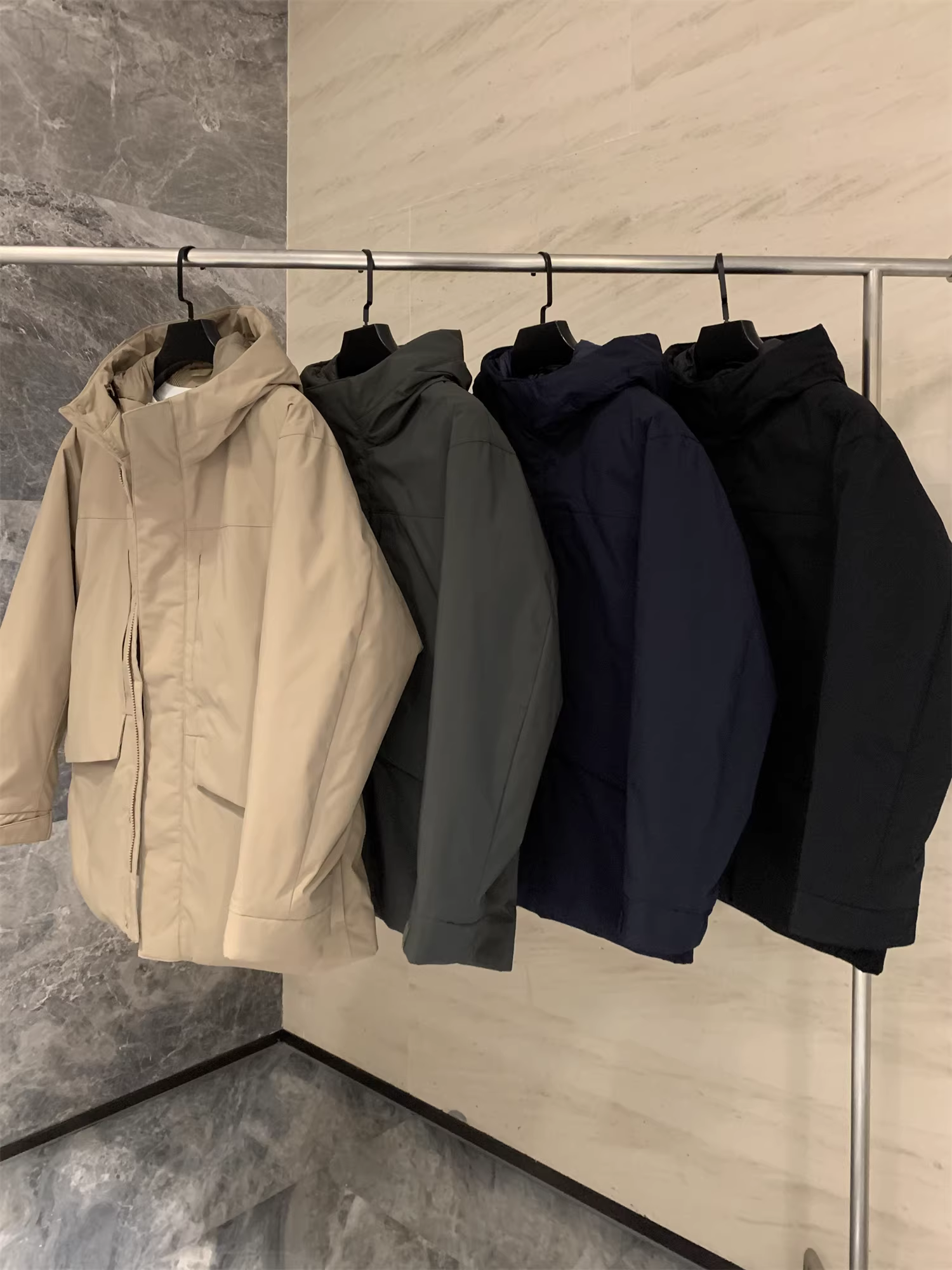 Phòng thử đồ Don Quixote U+! Gọn gàng và sắc nét! Áo khoác ngoài có mũ trùm đầu dành cho nam mùa đông.