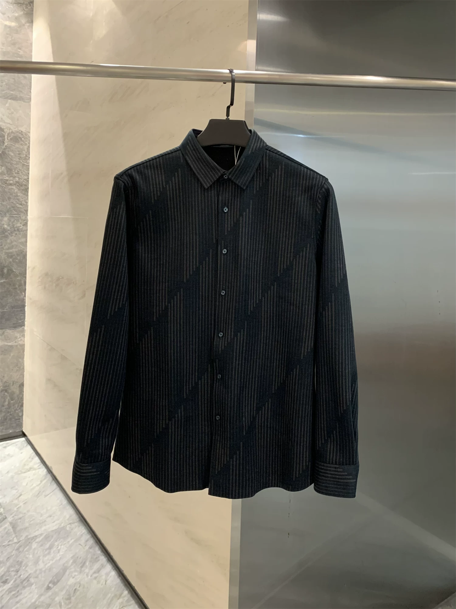 Thương hiệu Don Quixote Luoshijiao! Áo sơ mi giữ nhiệt bằng lông cừu chải sợi thân thiện với da mùa thu đông dành cho nam giới.