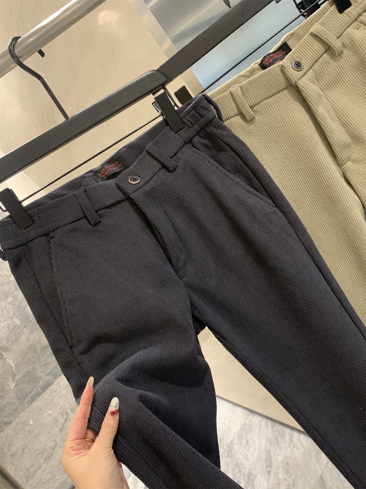 Don Quixote, toàn bộ hàng đều có giá gốc! Thẻ nguyên bản! Quần âu nam chất liệu vải bố gân dệt kiểu Mỹ, lót lông cừu, mùa thu đông, phong cách giản dị.