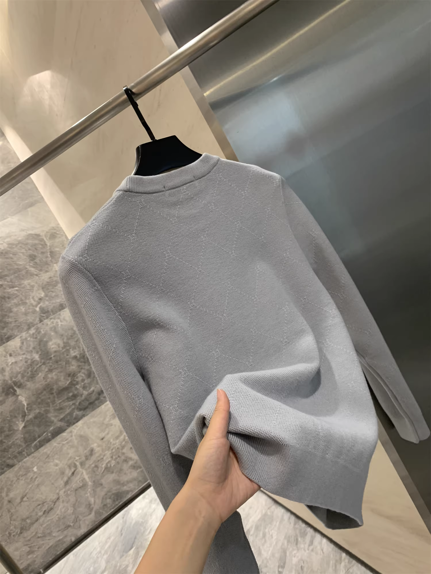 Don Quixote dòng H! Kết cấu Jacquard! Áo len dệt kim đa năng, mềm mại và thoải mái dành cho nam giới, hợp thời trang