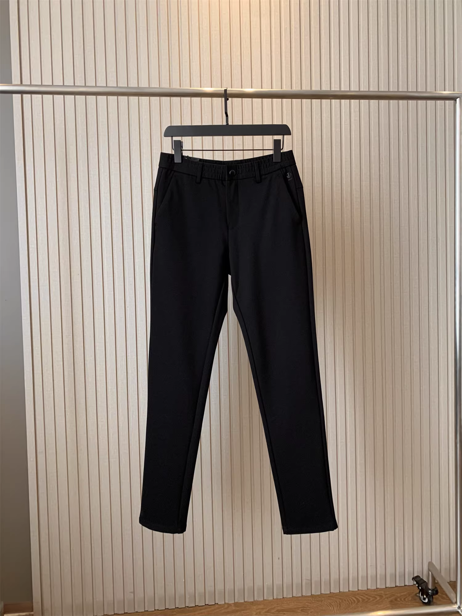 Giảm giá Don Quixote! Chất liệu len pha! Quần âu nam chất liệu len chải mềm, màu trơn, dáng thẳng, mùa thu đông.