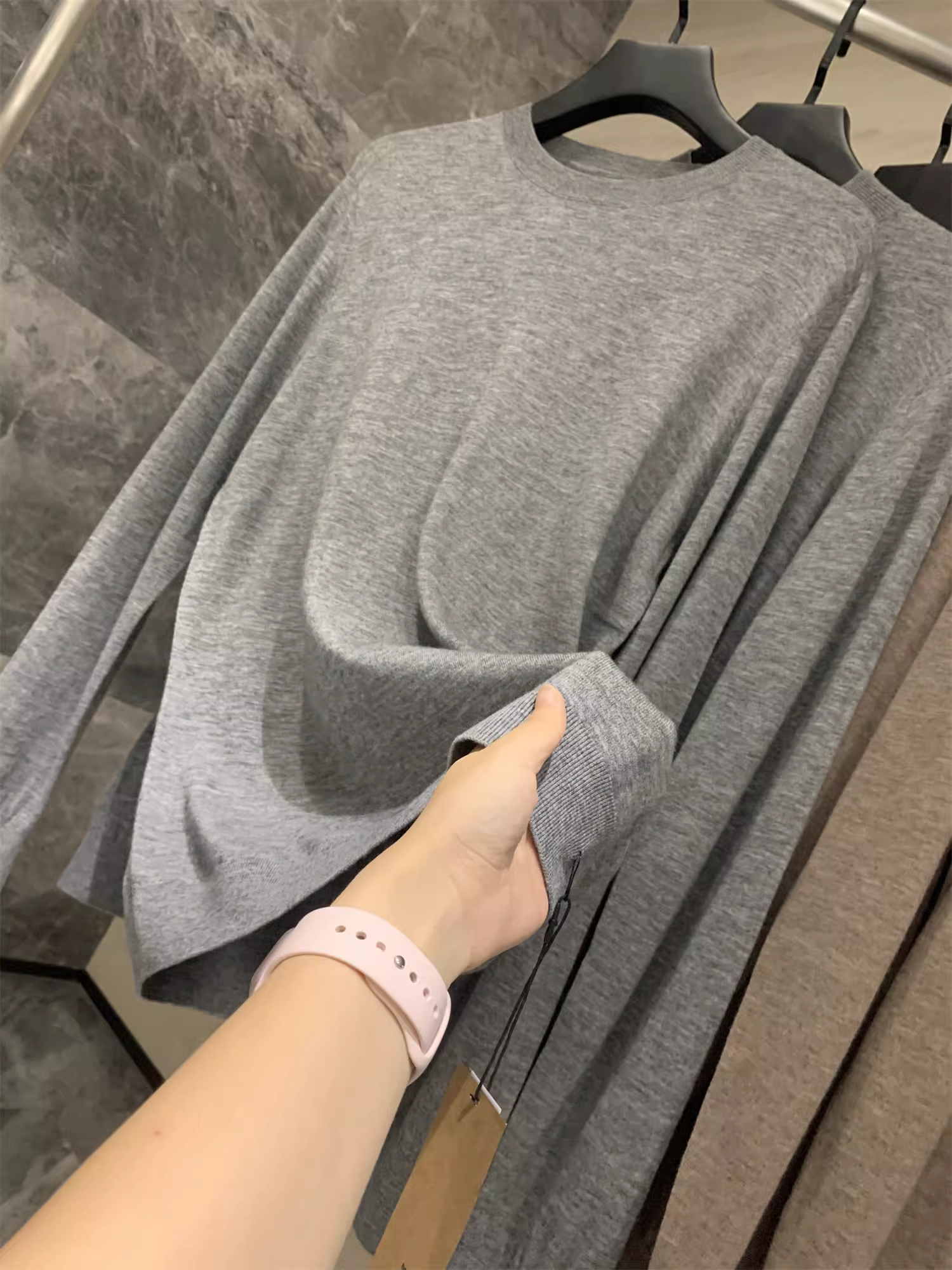 Don Quixote 100% len cừu! Đan len giả hoa tinh tế! Áo len dệt kim cổ tròn mềm mại, cổ cao nửa cổ.