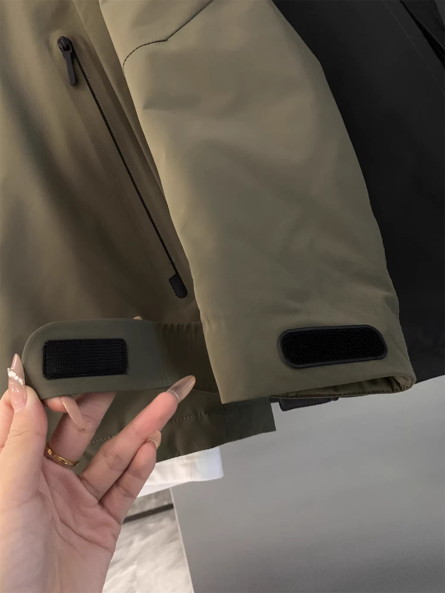 Don Quixote, hàng đầu bảng xếp hạng! Thiết bị ngoài trời cao cấp! Công nghệ chống thấm ba lớp, áo khoác phao có mũ dày dặn và ấm áp.