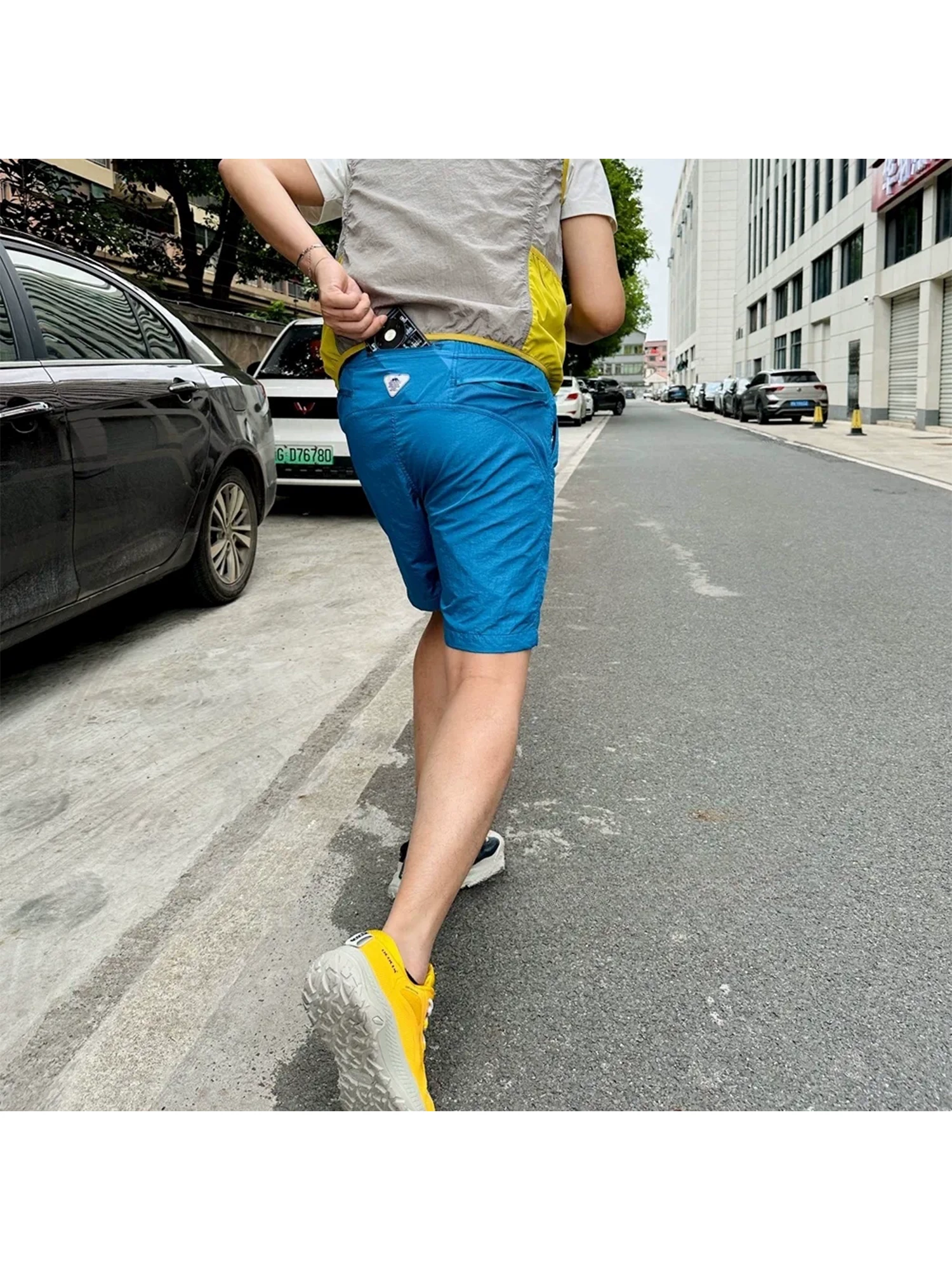 Chuỗi sản phẩm DON Quixote RUNNING! Quần short thể thao và giải trí ngoài trời nhẹ, nhanh khô, thoáng khí dành cho nam và nữ.