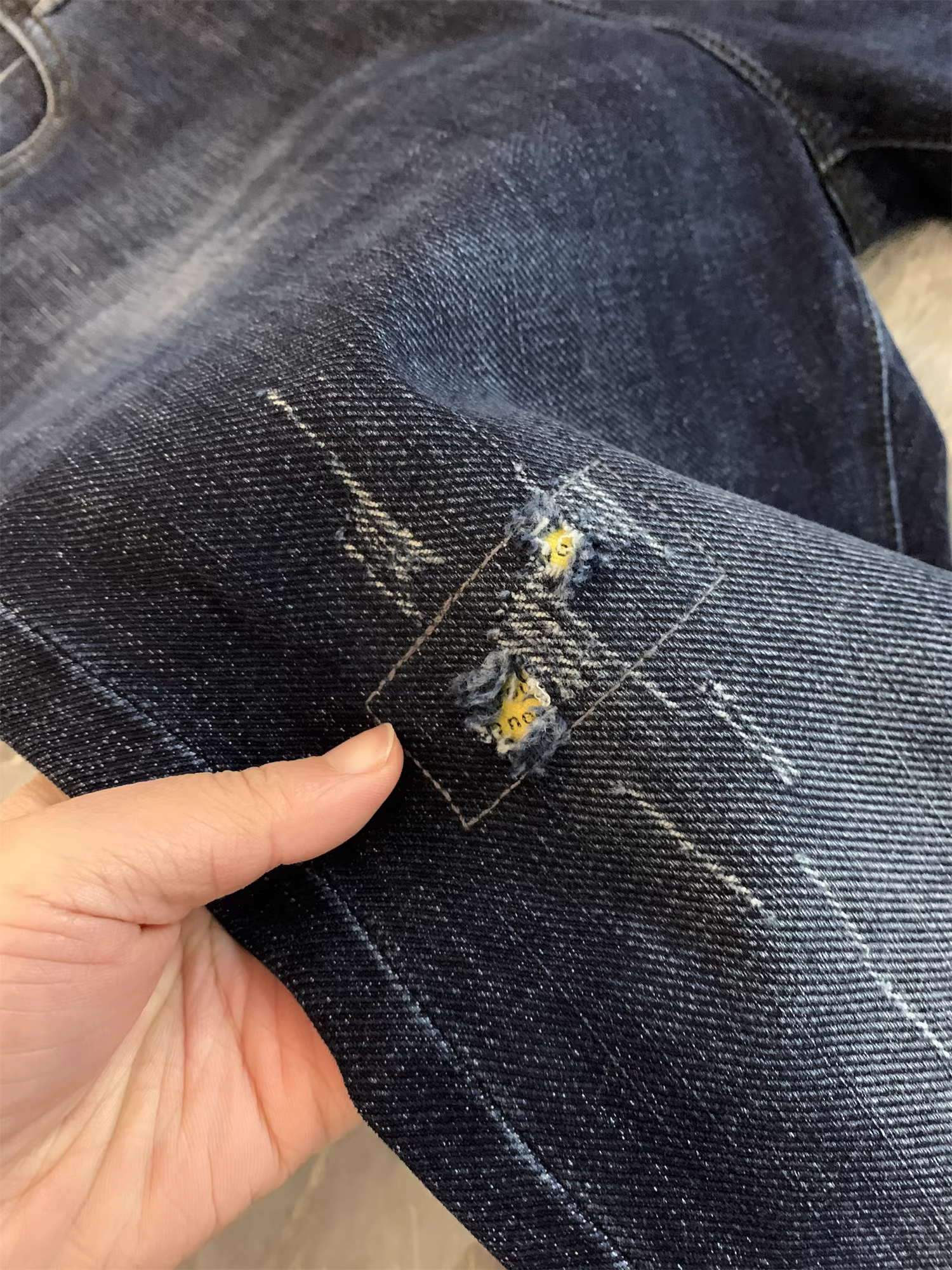 Don Quixote Ưu đãi hấp dẫn! Giặt giũ bền bỉ! Quần jean thời trang nam mùa xuân thu.