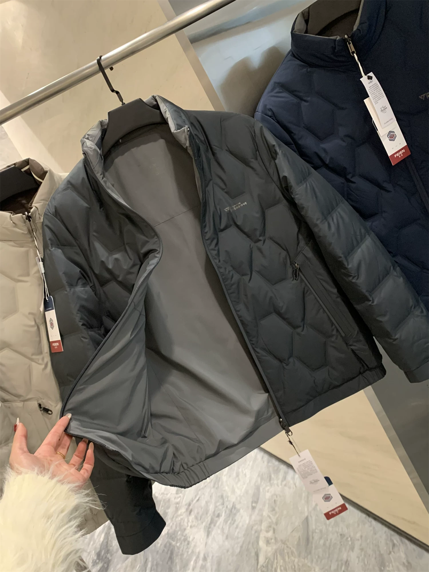 Áo khoác phao cổ đứng dày dặn giữ ấm mùa thu đông, thiết kế hai lớp, ngăn chia riêng biệt! 90% lông vũ vịt.