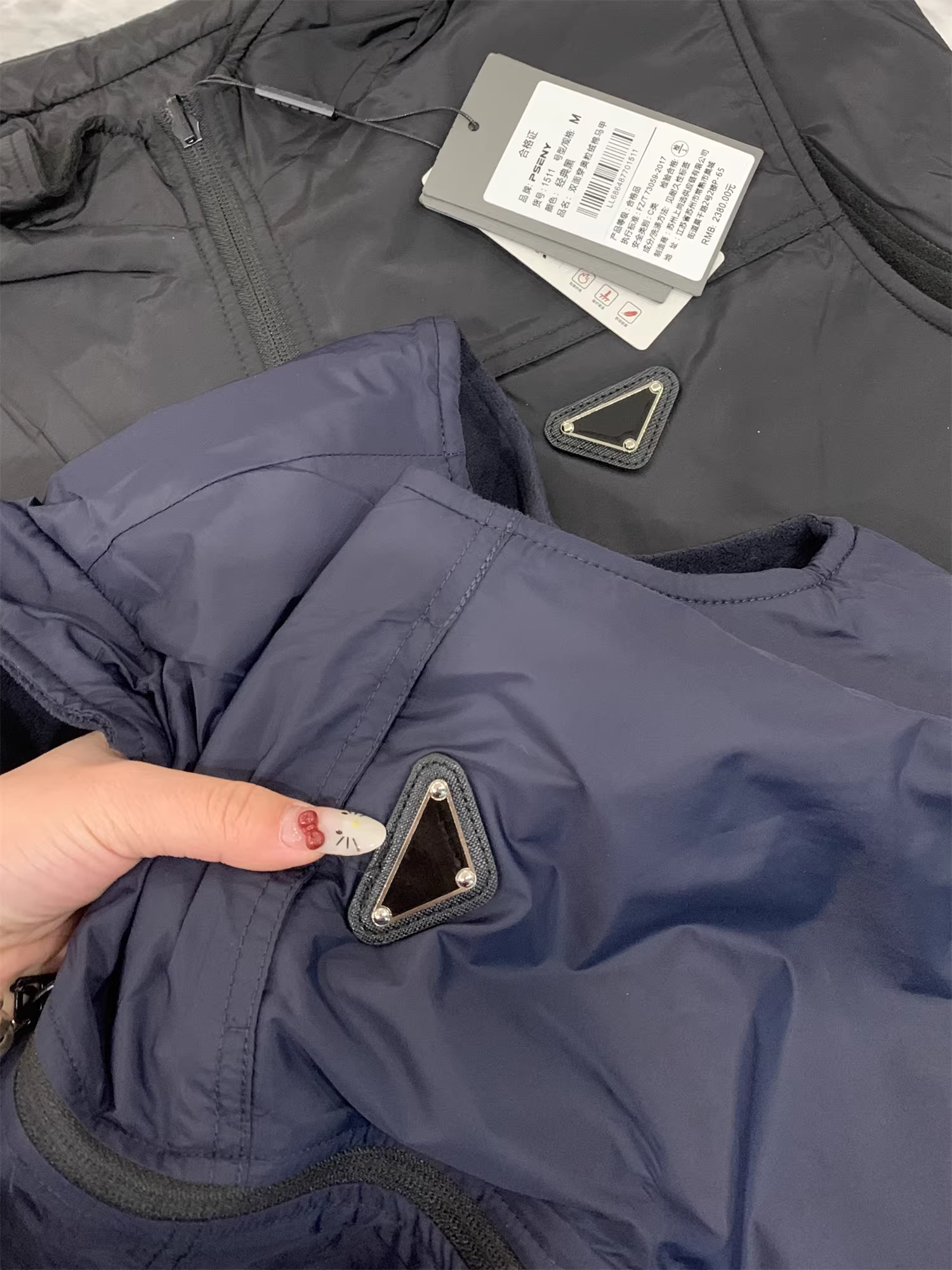 Don Quixote Cao cấp! Có thể đảo ngược! Áo vest đa năng dành cho cặp đôi, lót lông cừu ấm áp mùa thu đông, kiểu dáng thời trang, nhẹ nhàng, thích hợp cho công việc.