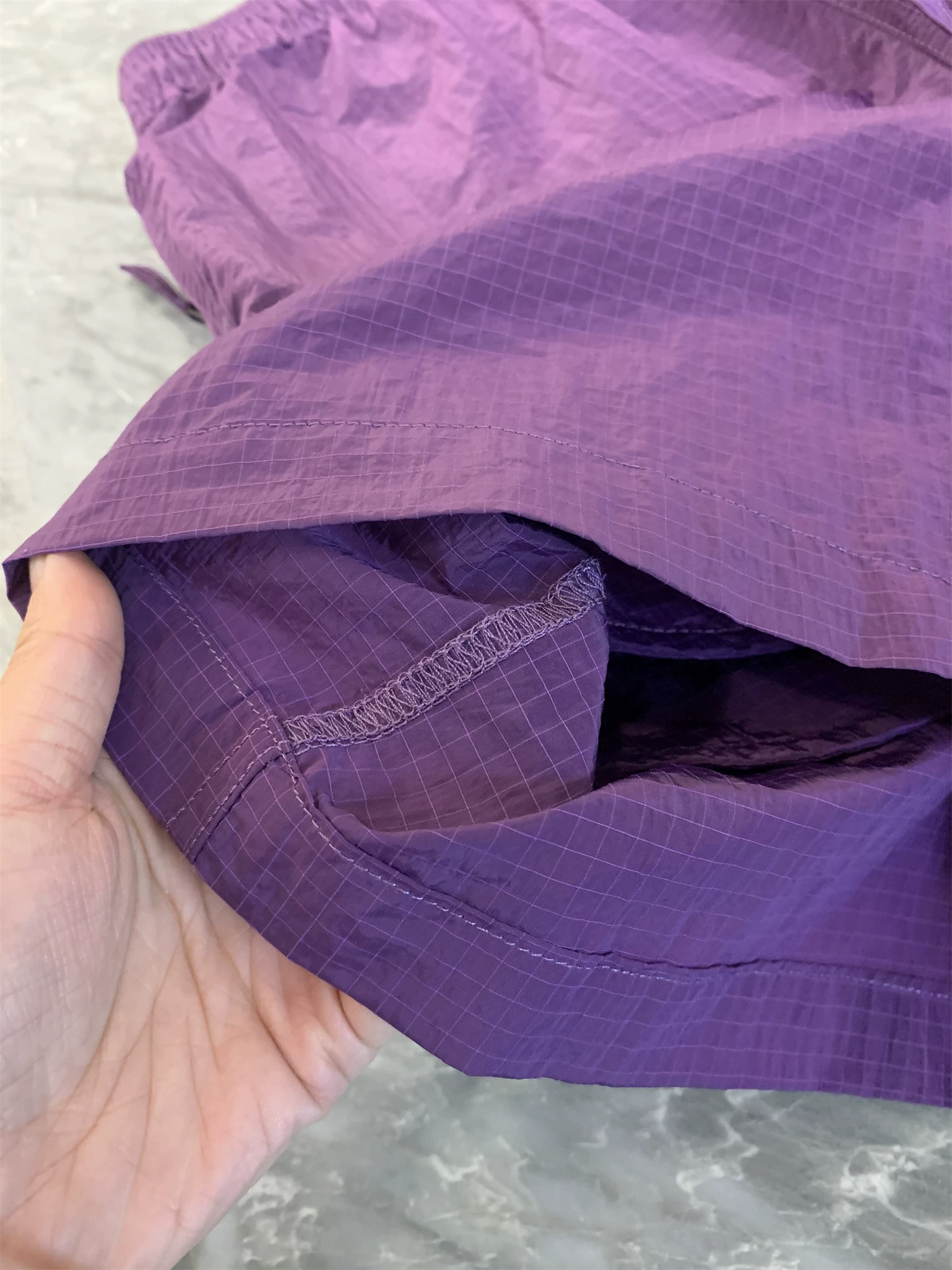 Công nghệ Don Quixote rất nhẹ! Kết cấu kẻ caro! Quần short nam mùa hè chất liệu như lụa, chống thấm nước, kiểu dáng thường ngày