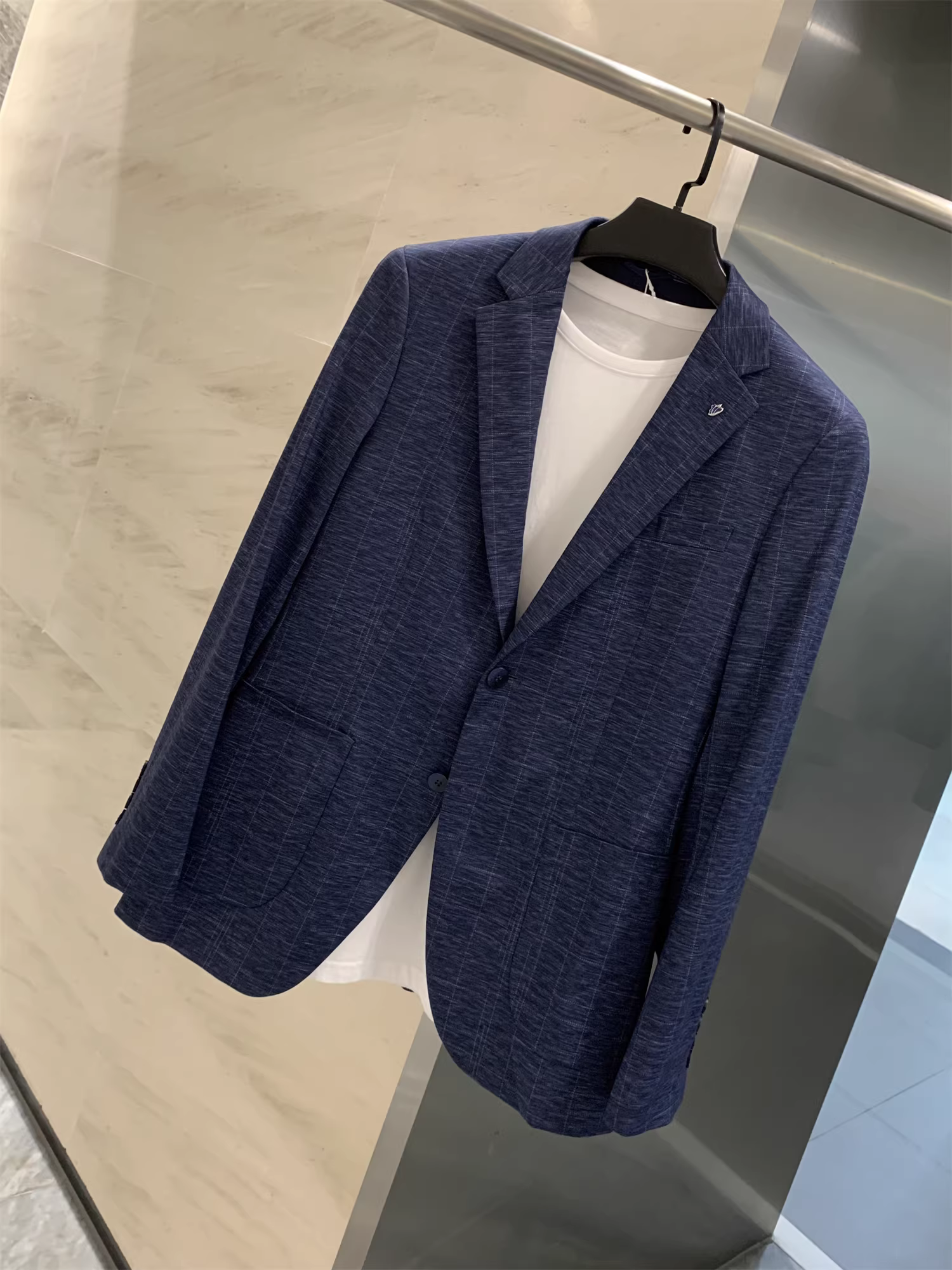 Ưu đãi Don Quixote! Chất liệu sợi hoa cao cấp! Bộ vest lịch sự, mềm mại và có cấu trúc dành cho nam.