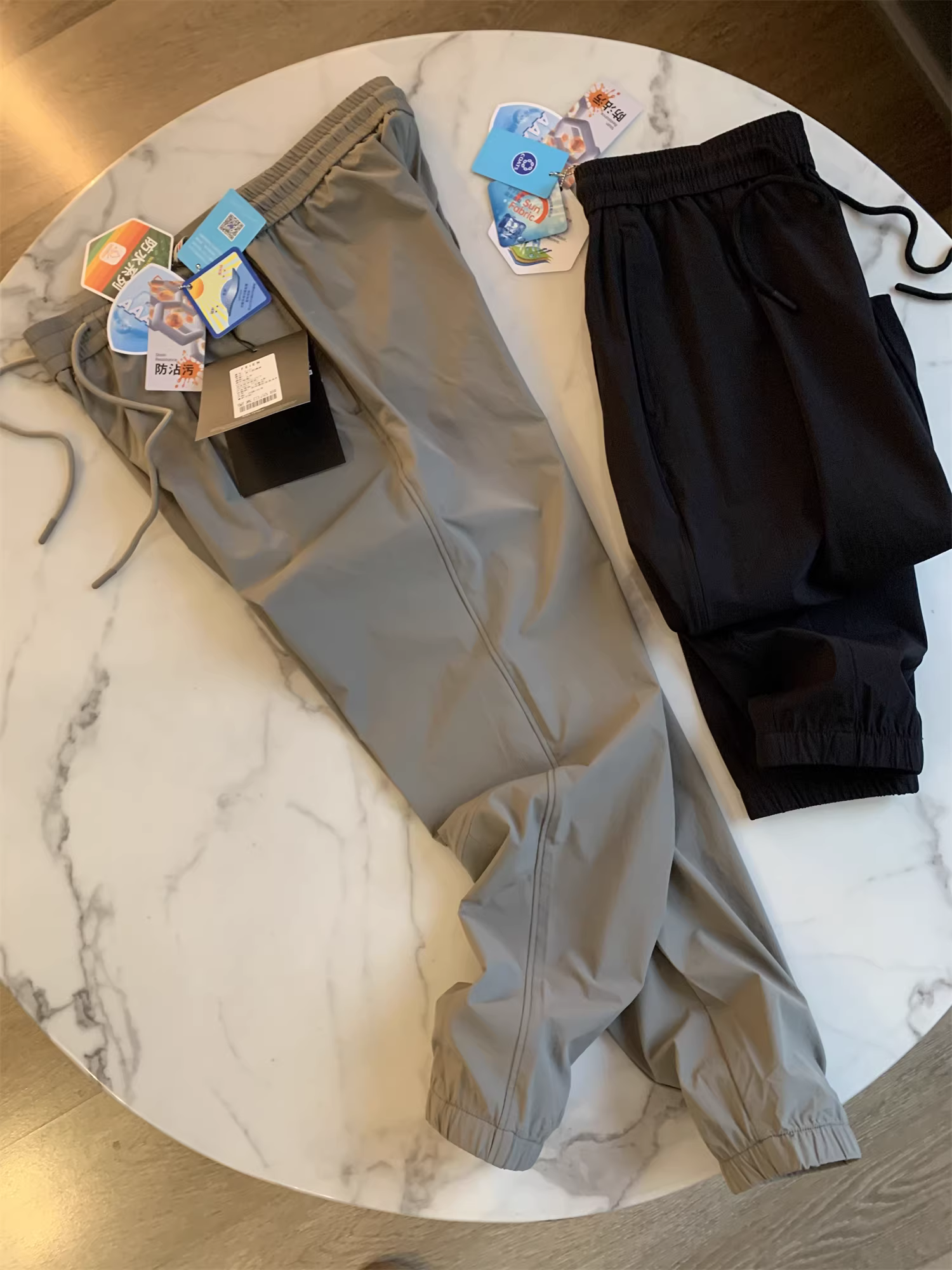 Quần Don Quixote cực chất! Chất liệu vải nano công nghệ! Quần nam kiểu dáng xuông, chống thấm nước, chống dầu, chống bám bẩn.