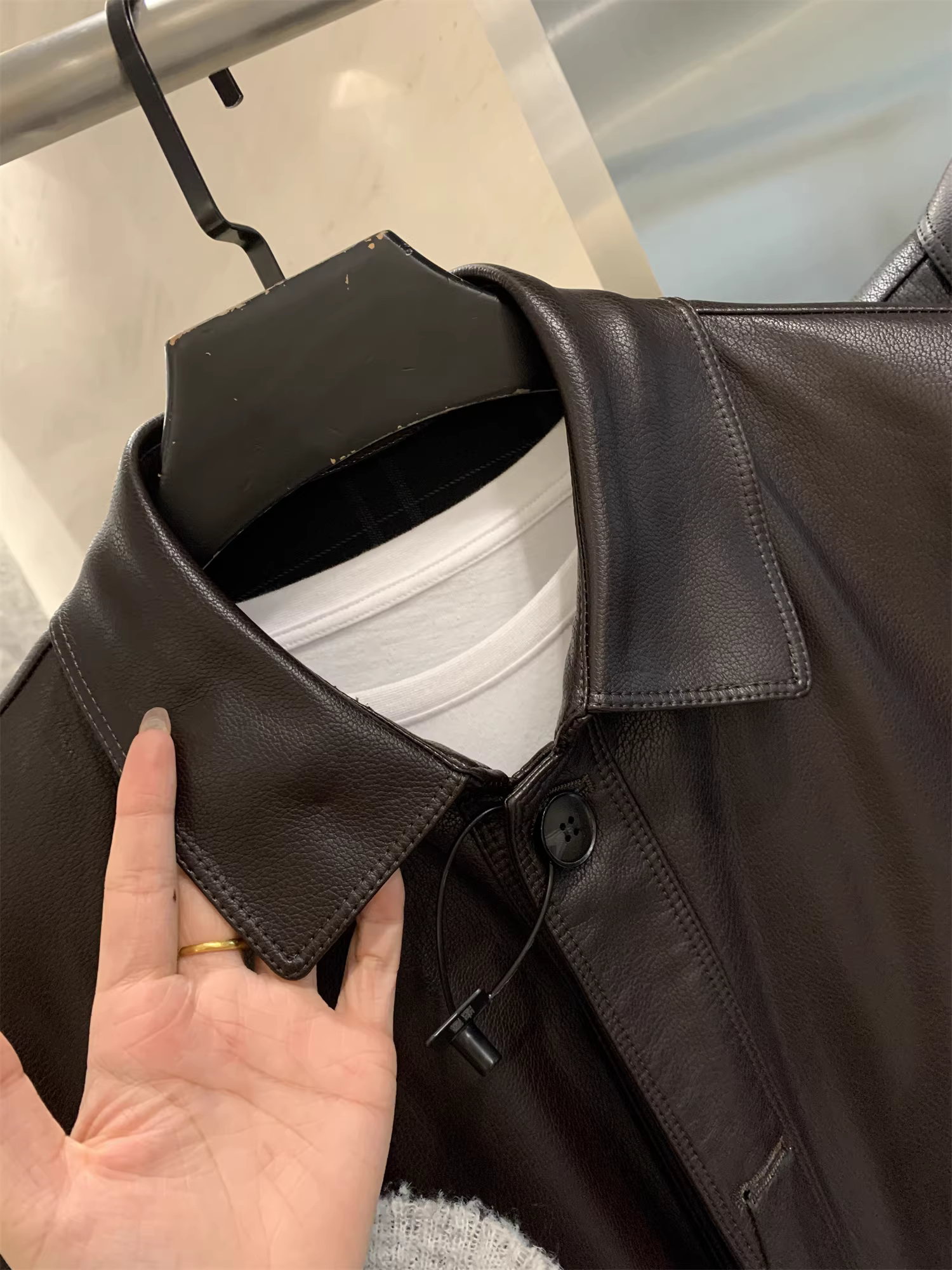 Áo khoác da mềm dáng vest đơn hàng nút, phong cách cổ điển Don Quixote, thích hợp cho mùa xuân, thu và đông dành cho nam giới.