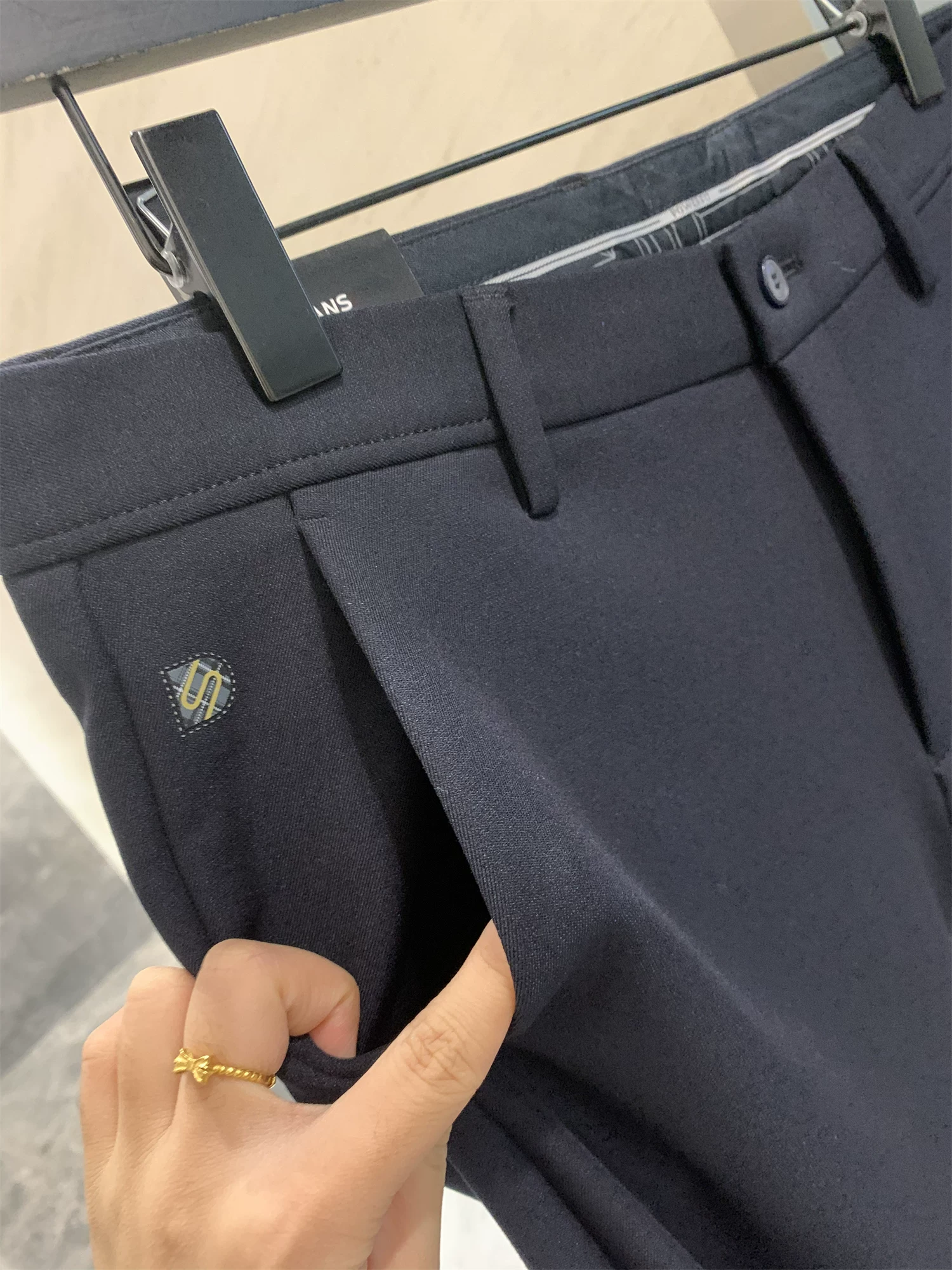 Don Quixote SHAN series! Danh tiếng và lợi ích tuyệt vời! Quần dài ống đứng co giãn dành cho nam mùa thu đông, quần hợp thời trang.