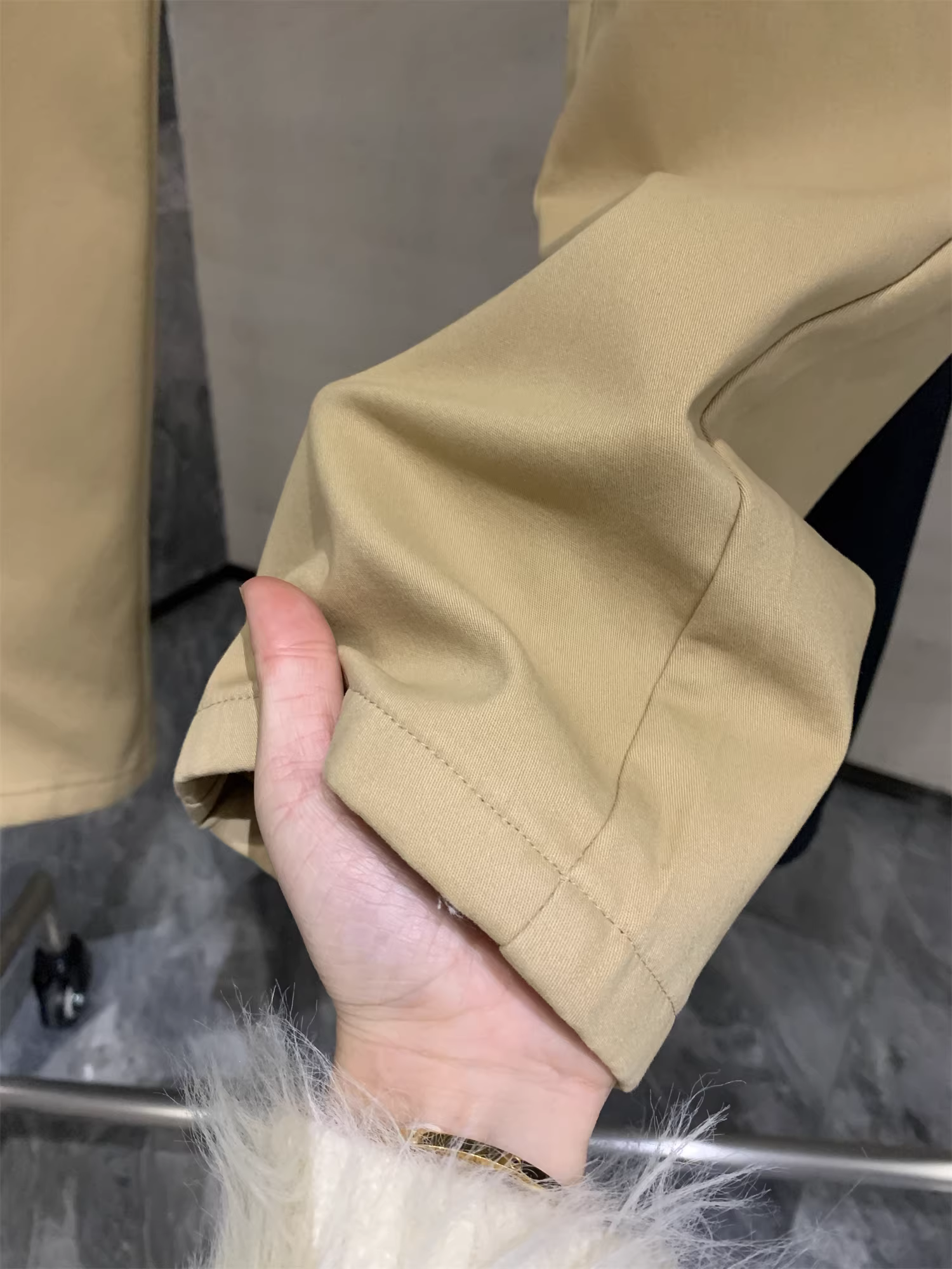 Don Quixote được lót lông cừu và dày dặn! Quần âu nam mùa thu đông có viền bên trong, quần âu màu trơn đa năng, hợp thời trang.